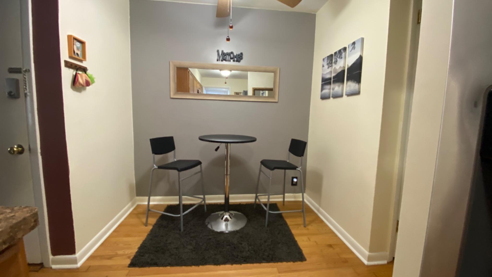 Yaheetech Bar Table | Height-adjustable Bistro Table, 23.6