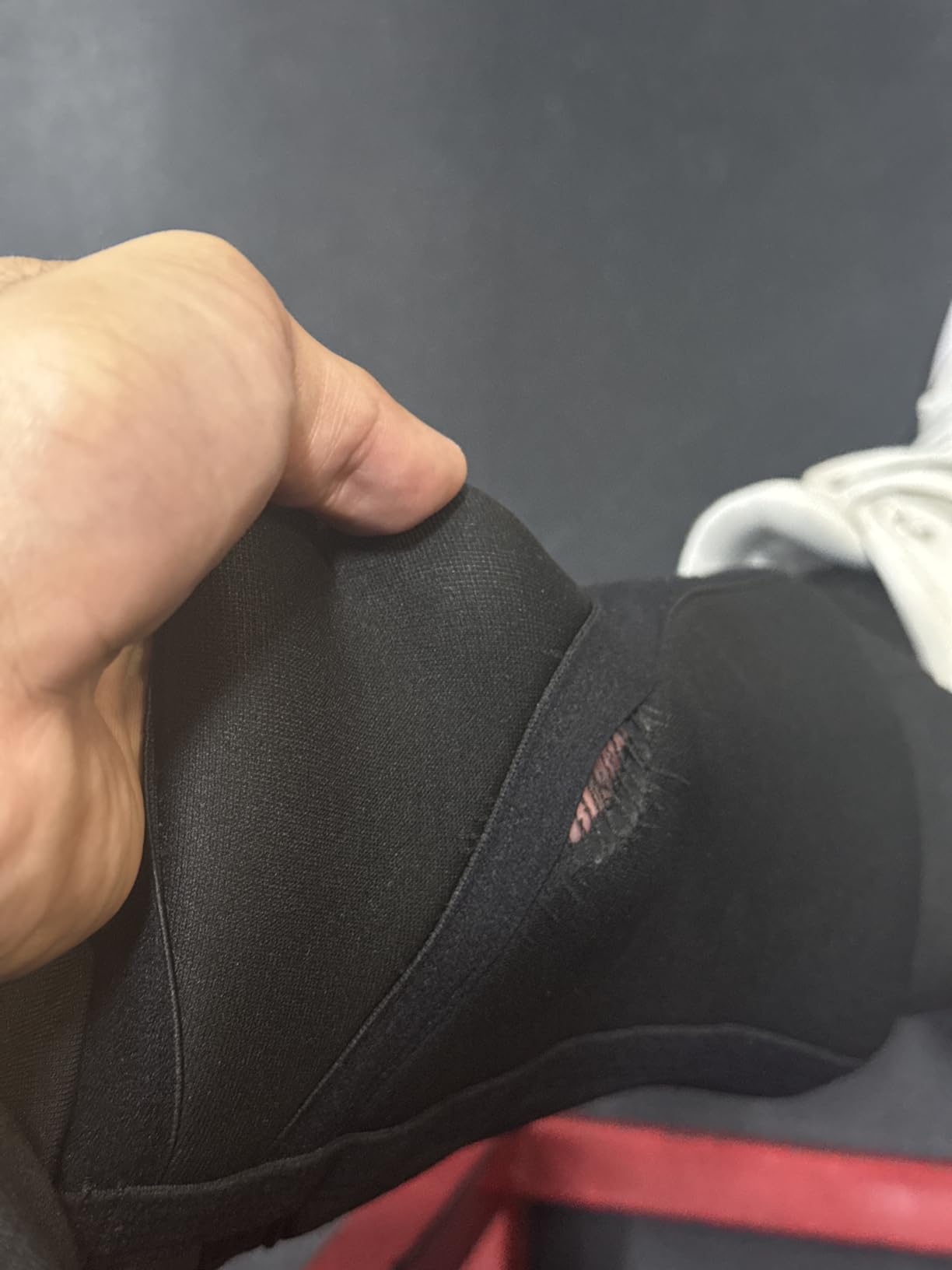 Gymreapers Knee Sleeves (1 Pair) with Gym Bag - IPF Approved - Support Compression Brace for Squats, Fitness, Weightlifting, Cross Training, Powerlifting - 7MM Neoprene Sleeves - For Men & Women customer photo 1