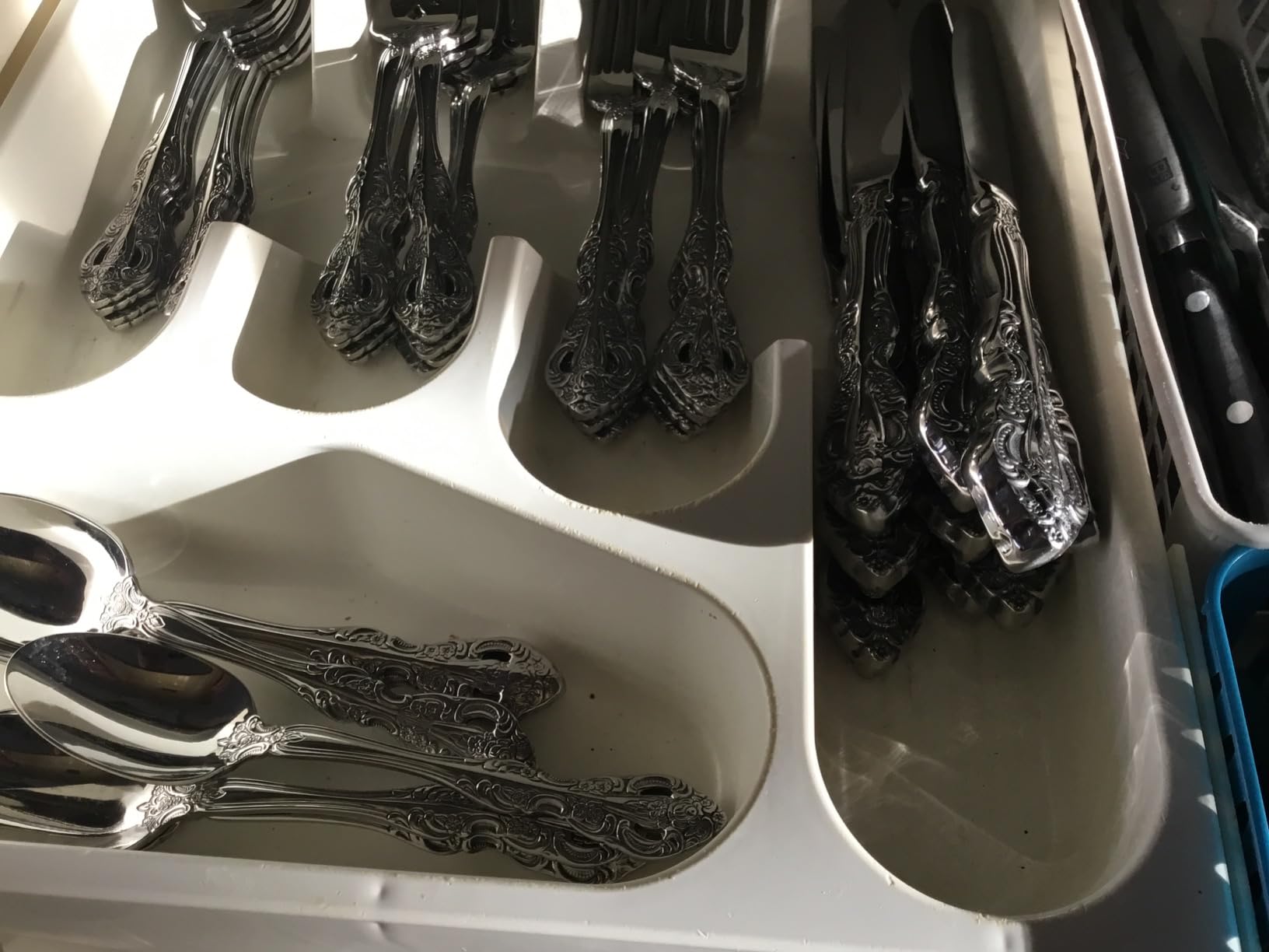 Oneida Silverware Set, Michelangelo 45 Piece Fine Flatware Set, Service For 8, 18/10 Stainless Steel, Dishwasher Safe, Flatware Cutlery Sets, Utensils, Knives Spoons and Forks, Home(Silver, 45 Pieces) customer photo 2