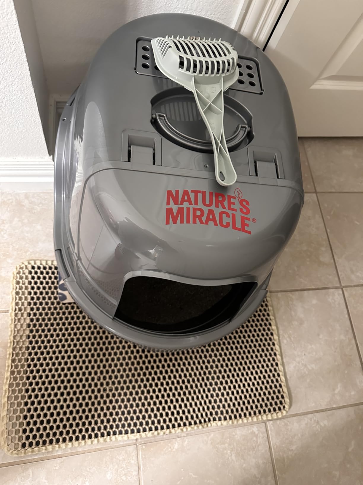 Nature's Miracle Hooded Flip Top Cat Litter Box with Charcoal Filter | Easy to Clean With Flip Top & Simple Latches, Charcoal Filter Absorbs Odor, Non-Stick Surface Prevents Litter Build-Up customer photo 1