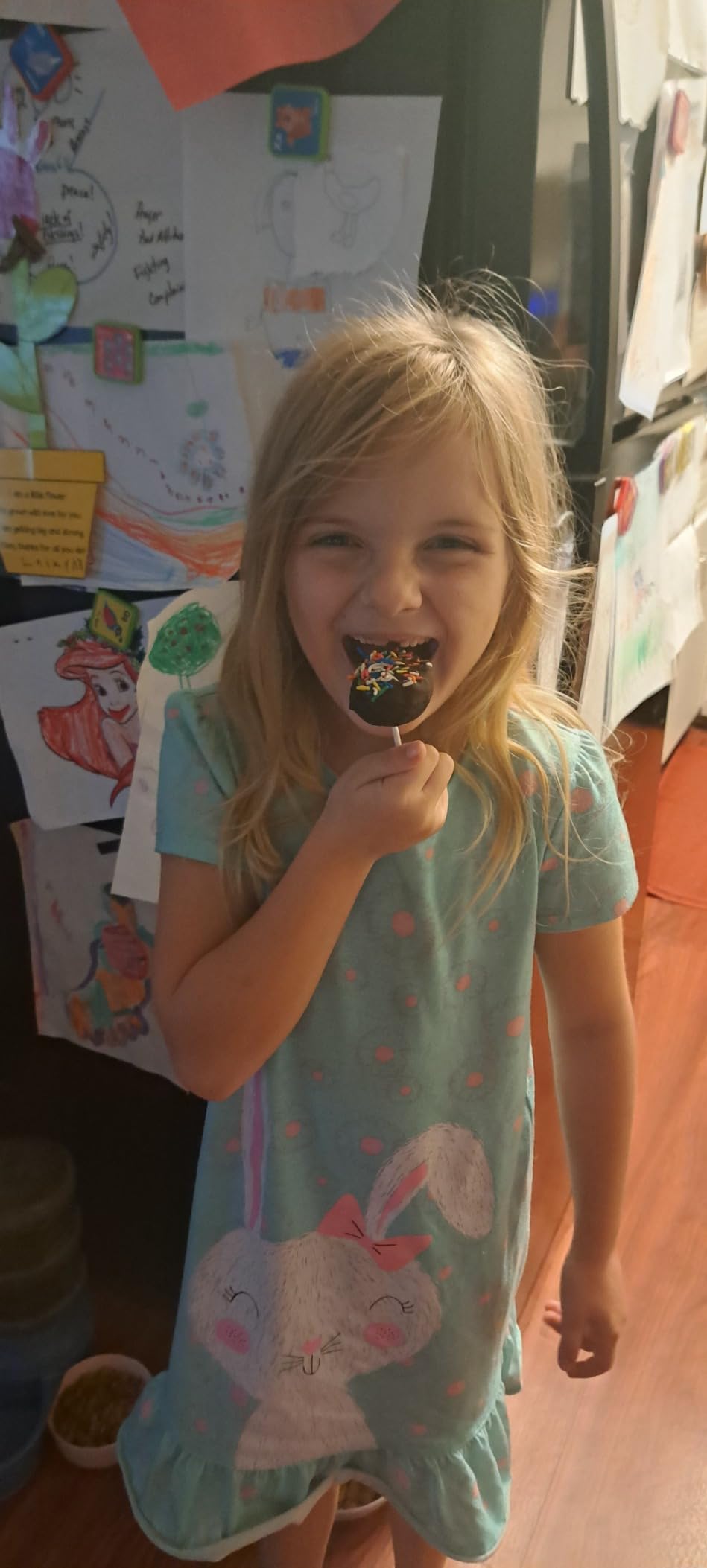 Baketivity DIY Cake Pop Kids Baking Kit with Pre-Measured Ingredients - Bake 10-12 Treats with Decorating Supplies customer photo 1
