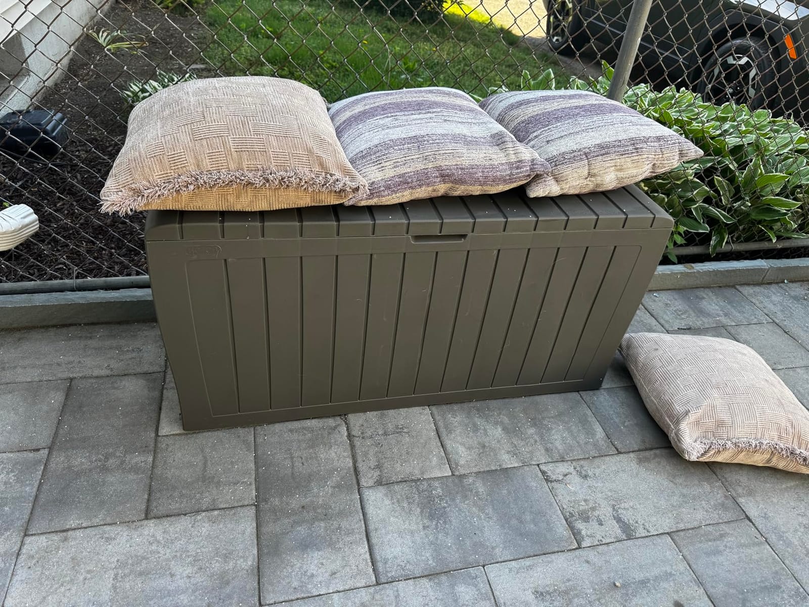 Keter Marvel 71 Gal Outdoor Storage Box for Patio and Pool Accessories | Brown, Resin, Compact, Weatherproof, Lockable, Durable, Easy Assembly, Organization, Patio Cushions Storage customer photo 1