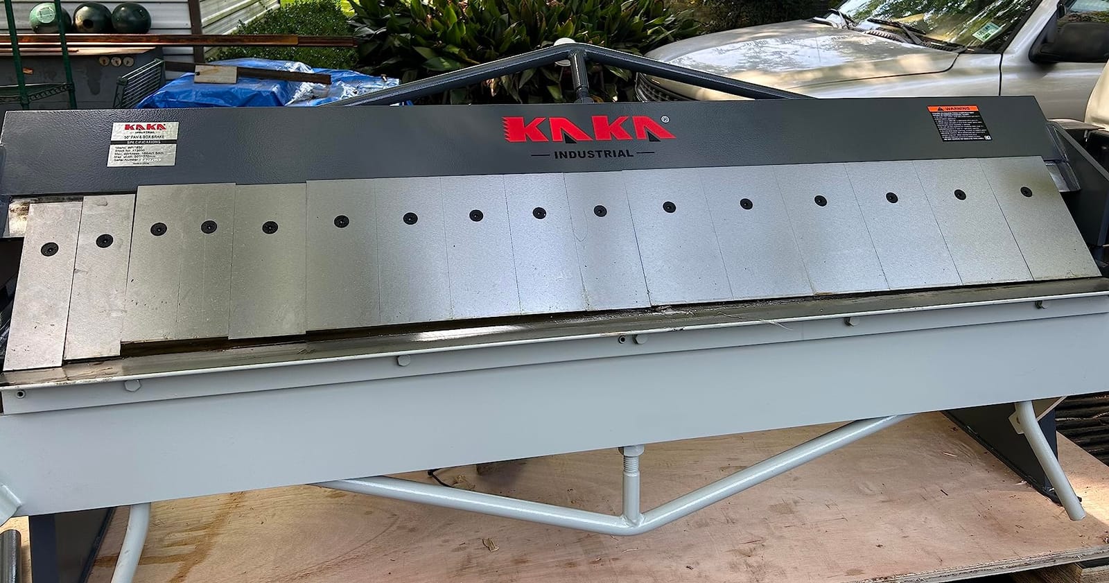 Box and Pan Brake, 50 in 16 Gauge, KAKA INDUSTRIAL BP-1650 | 16 removable fingers and 4 in box depth 5/8 in beam adjustment setup 1-1/4 in beam lift for setup clearance customer photo 1