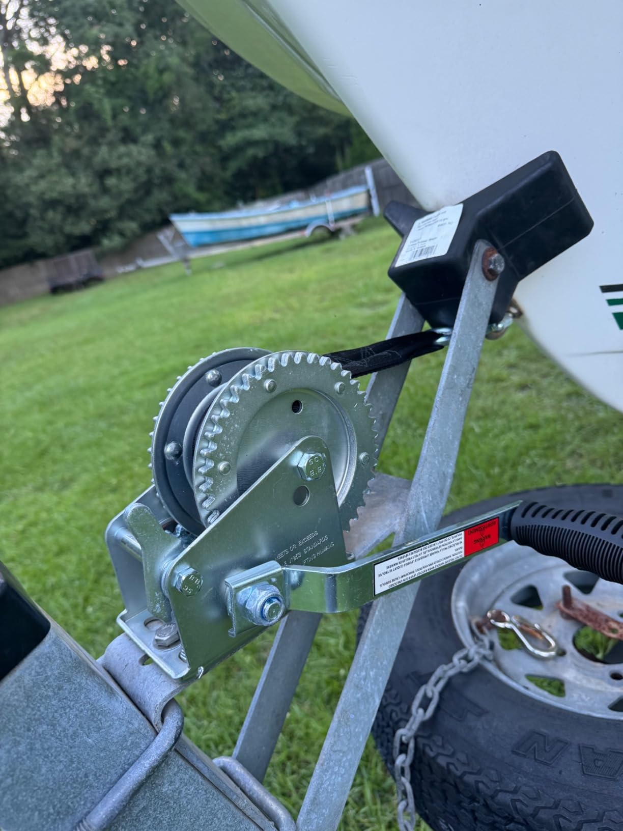 Camco 2000lb Boat Trailer Winch - Manual Hand Crank Boat Winch Features 20-Foot Strap & 2-Way Ratchet - 2,000lb Weight Capacity (50000) customer photo 1