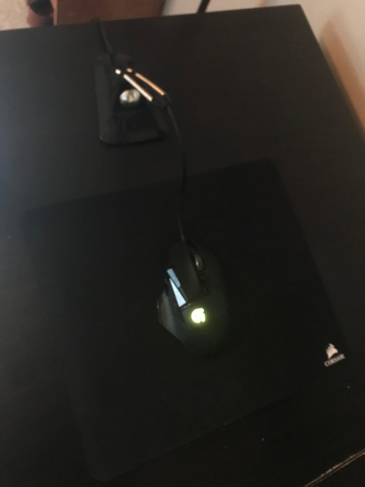 Corsair MM100 - Cloth Mouse Pad - High-Performance Mouse Pad Optimized for Gaming Sensors - Designed for Maximum Control, Black customer photo 2