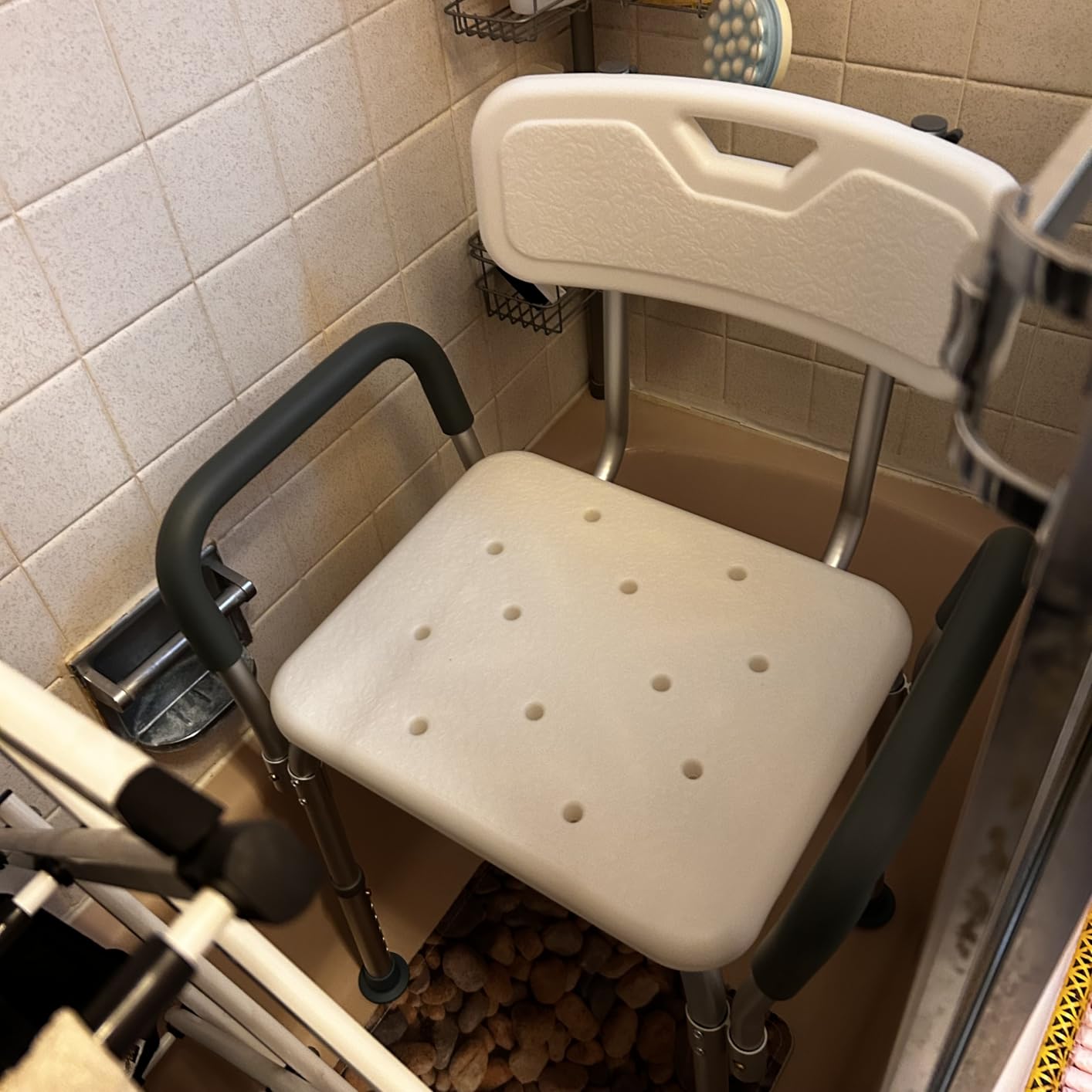 Medline Shower Chair Seat with Padded Armrests and Back | Heavy Duty Shower Chair for Bathtub | 350 lb Capacity customer photo 2