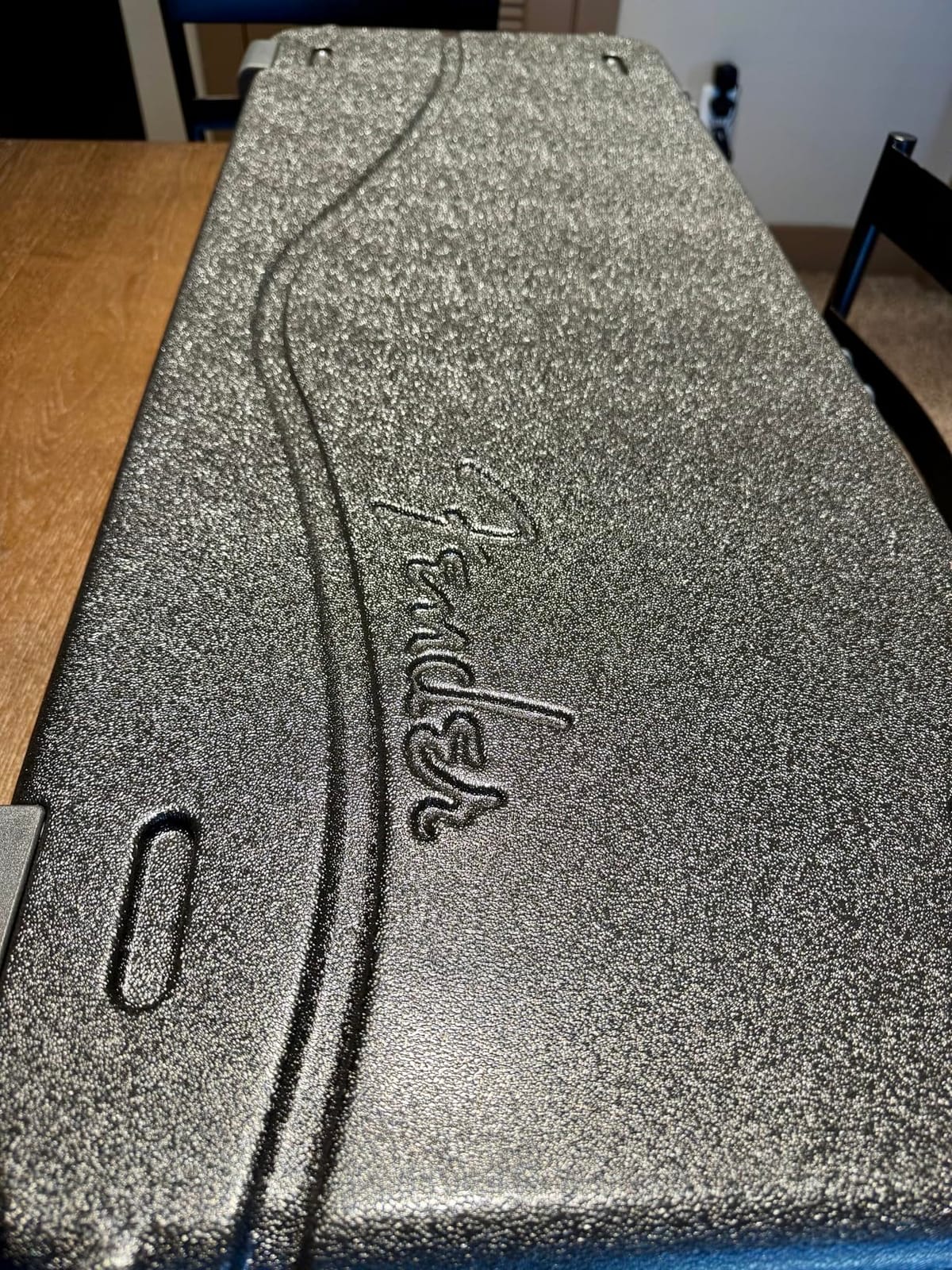 Fender Deluxe Molded Guitar Case for Stratocaster and Telecaster Electric Guitars, Military-Grade ABS Hard Shell with TSA Lock, Custom Foam Interior, Protective Travel Case, Black customer photo 2