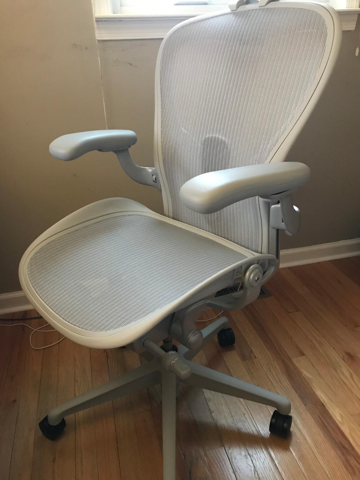 Aeron Ergonomic Chair - Size C, Graphite customer photo 2