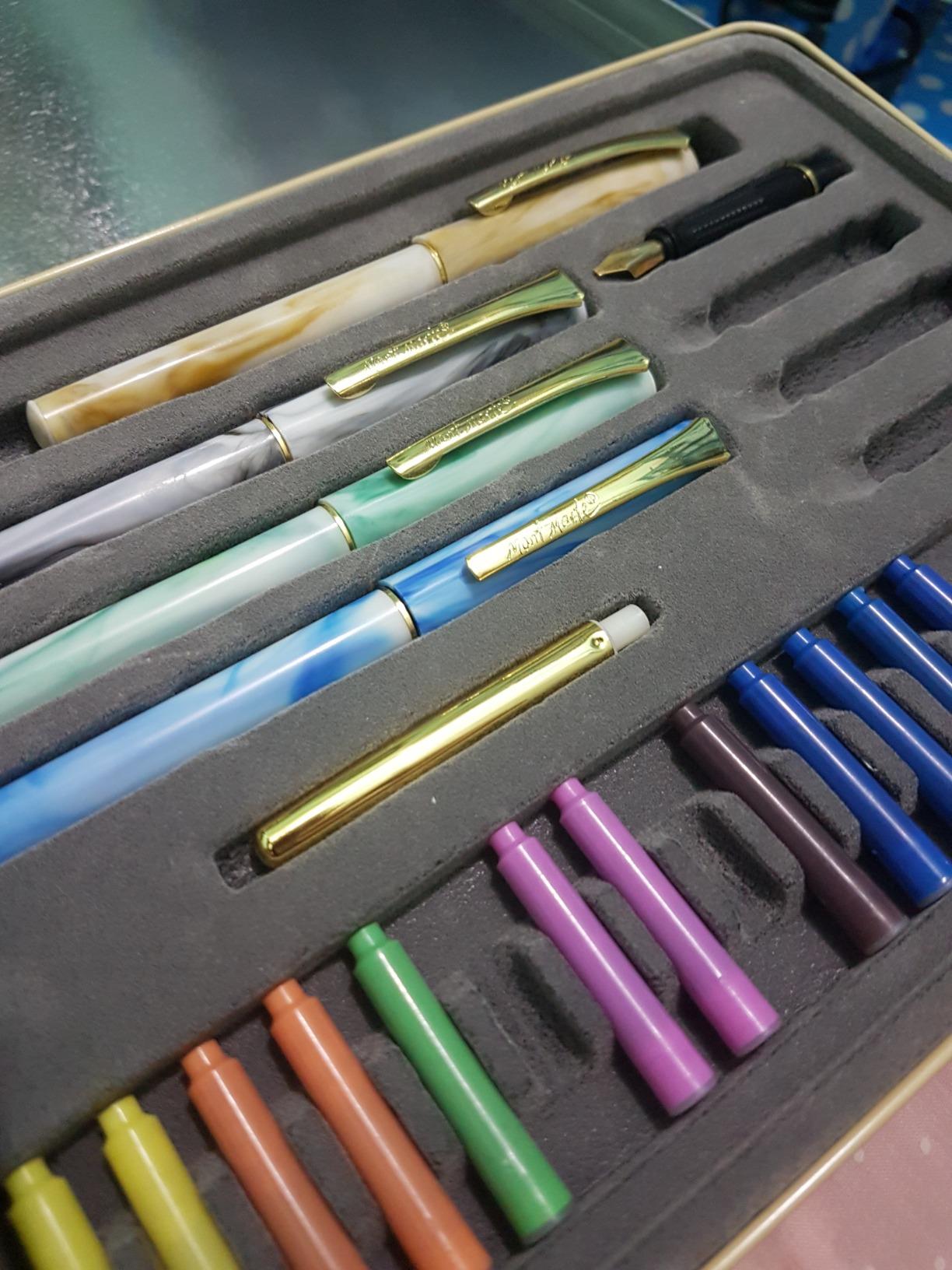 Mont Marte Calligraphy Set, 32 Piece. Includes Calligraphy Pens, Calligraphy Nibs, Ink Cartridges, Introduction Booklet and Exercise Booklet customer photo 2