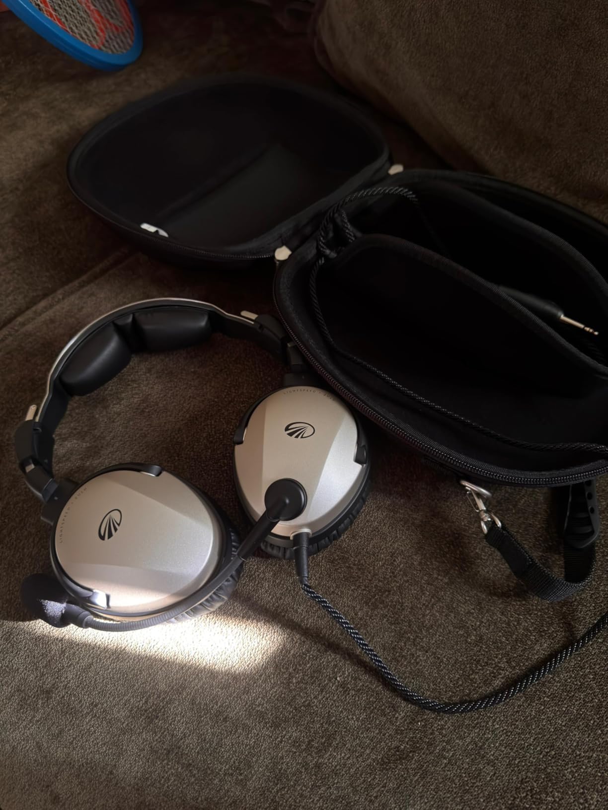 LIGHTSPEED Zulu 3 Premium ANR Aviation Headset with Noise Cancelling and Bluetooth (GA Dual Plugs) customer photo 1
