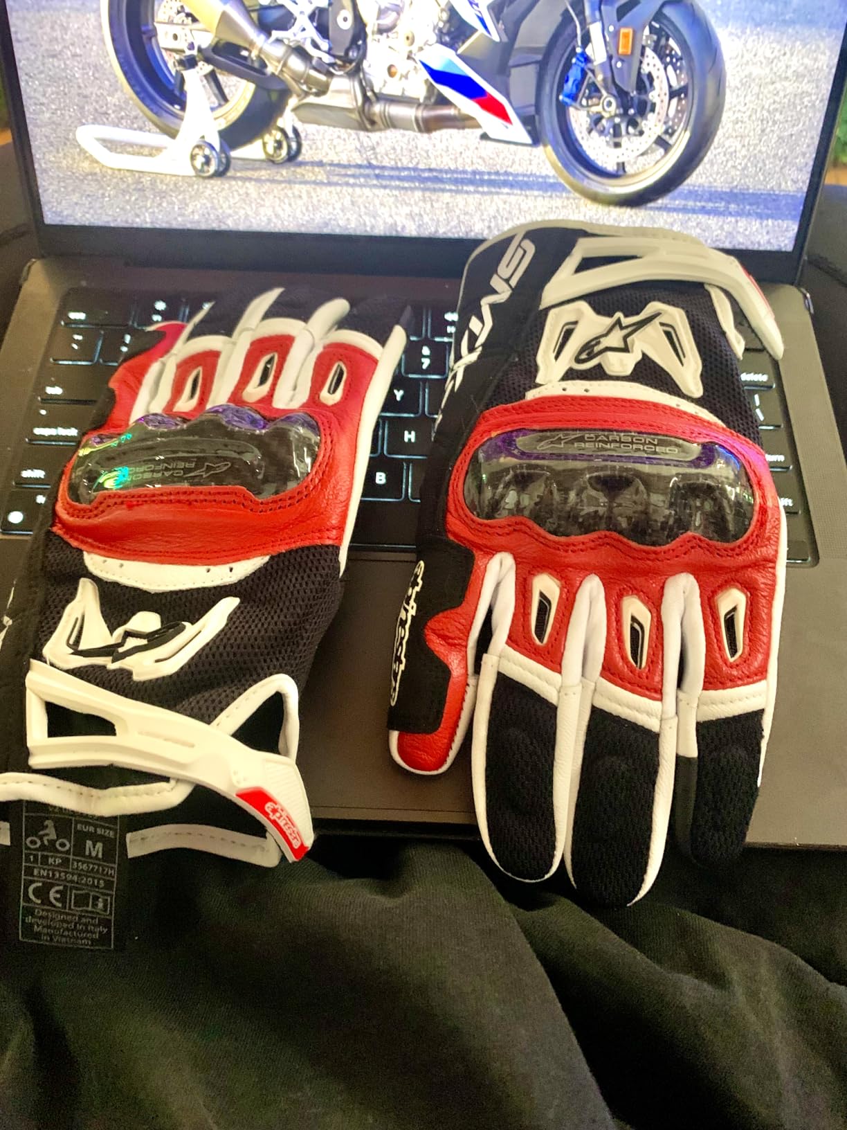 Alpinestars SMX-2 Air Carbon V2 Gloves - Black, Full-Grain Leather & 3D Mesh, Carbon Knuckle Protection, Touchscreen Compatible, Pre-Curved Design customer photo 2