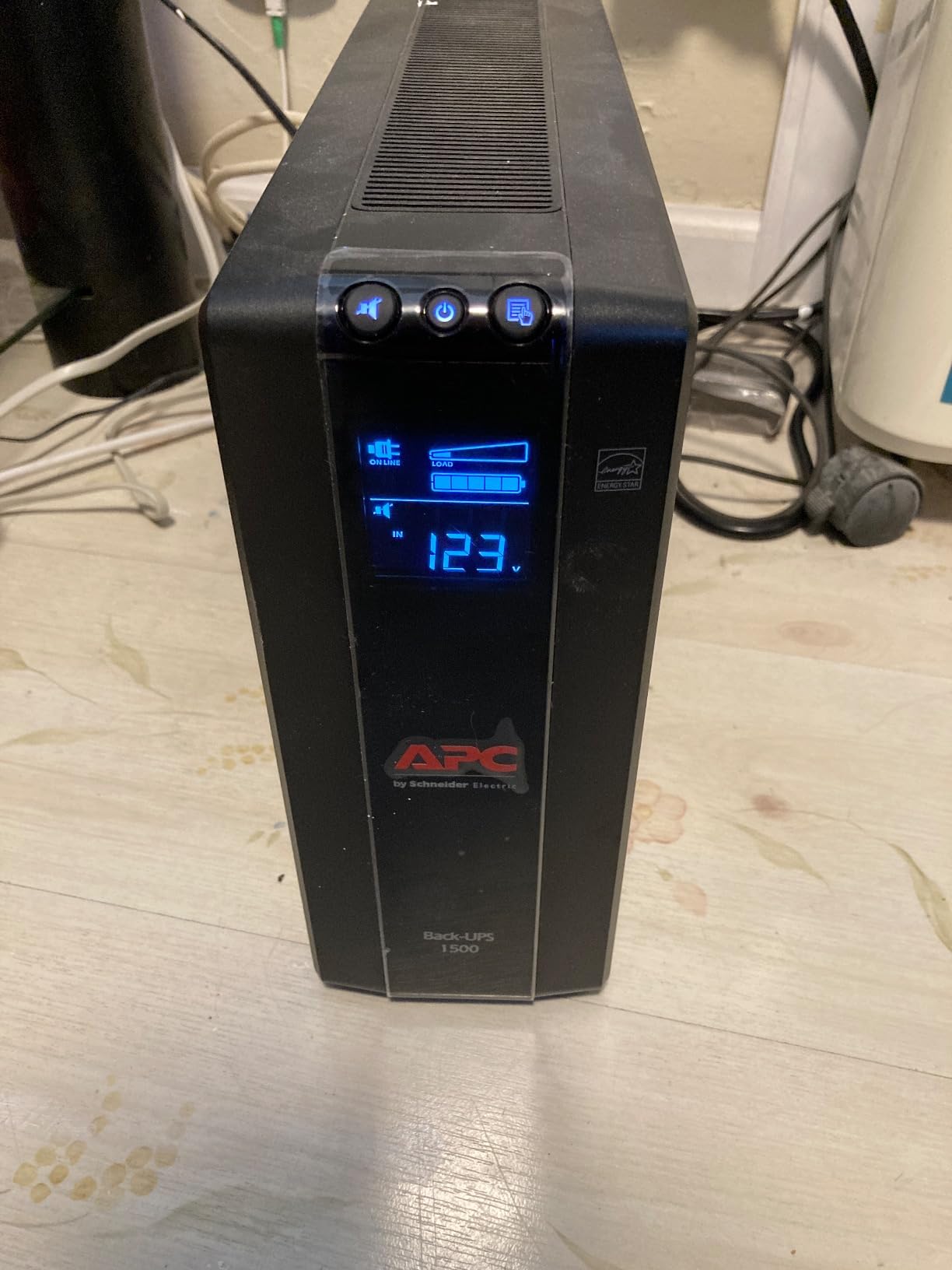 APC UPS 1500VA/900W Battery Backup for PCs, Office Electronics, BX1500M | Back-UPS Pro UPS for home offices. 10 outlets, LCD, AVR, surge protection, 68-min runtime (@100W) for PCs & workstations customer photo 2