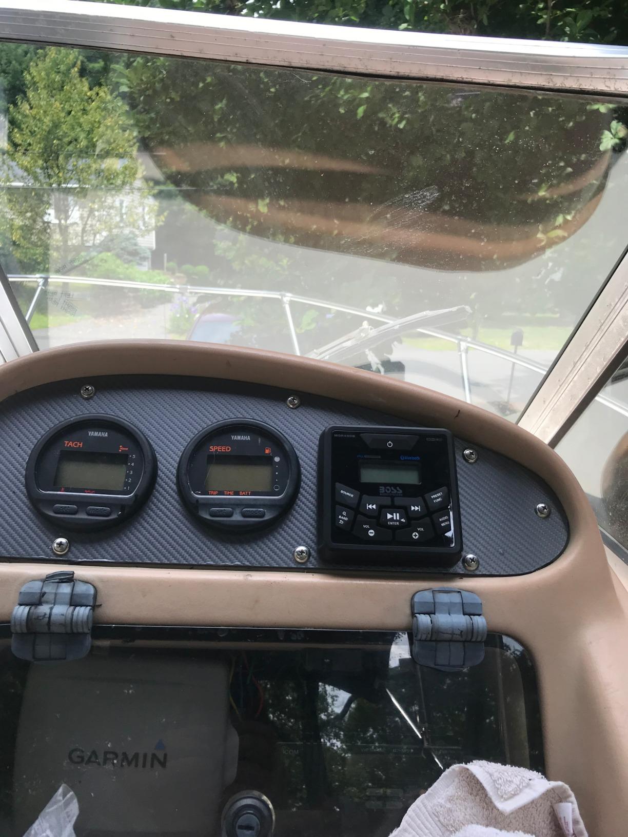 BOSS Audio Systems MGR450B Marine Boat Bluetooth Stereo, Amplified, No CD customer photo 2