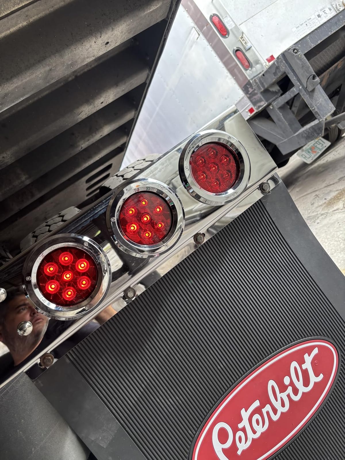 Peterbilt Motors 24