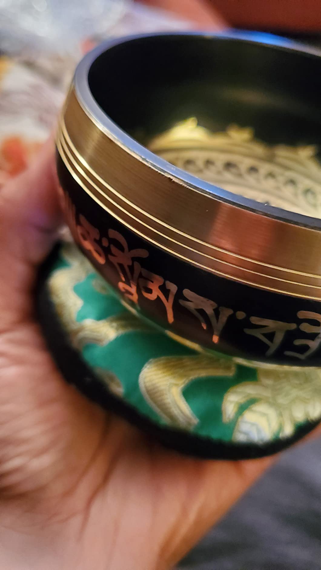 Silent Mind Tibetan Singing Bowl Set - Easy to Play & Beginner Friendly Meditation Bowl with Cushion & Mallet | Stress Relief & Mindfulness | Gift-Ready customer photo 1