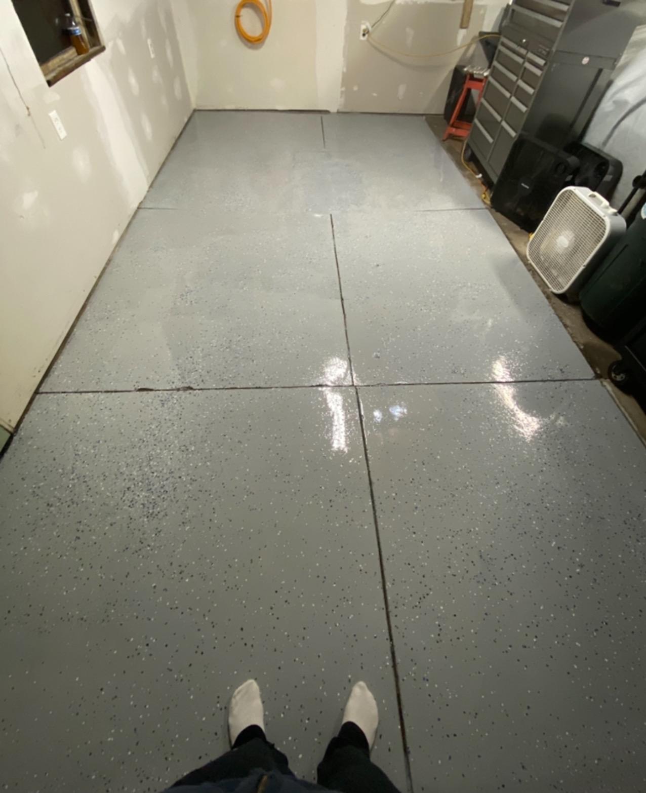 Rust-Oleum 293513 RockSolid Polycuramine Garage Floor Coating, 2.5 Car Kit, High Gloss Gray customer photo 2