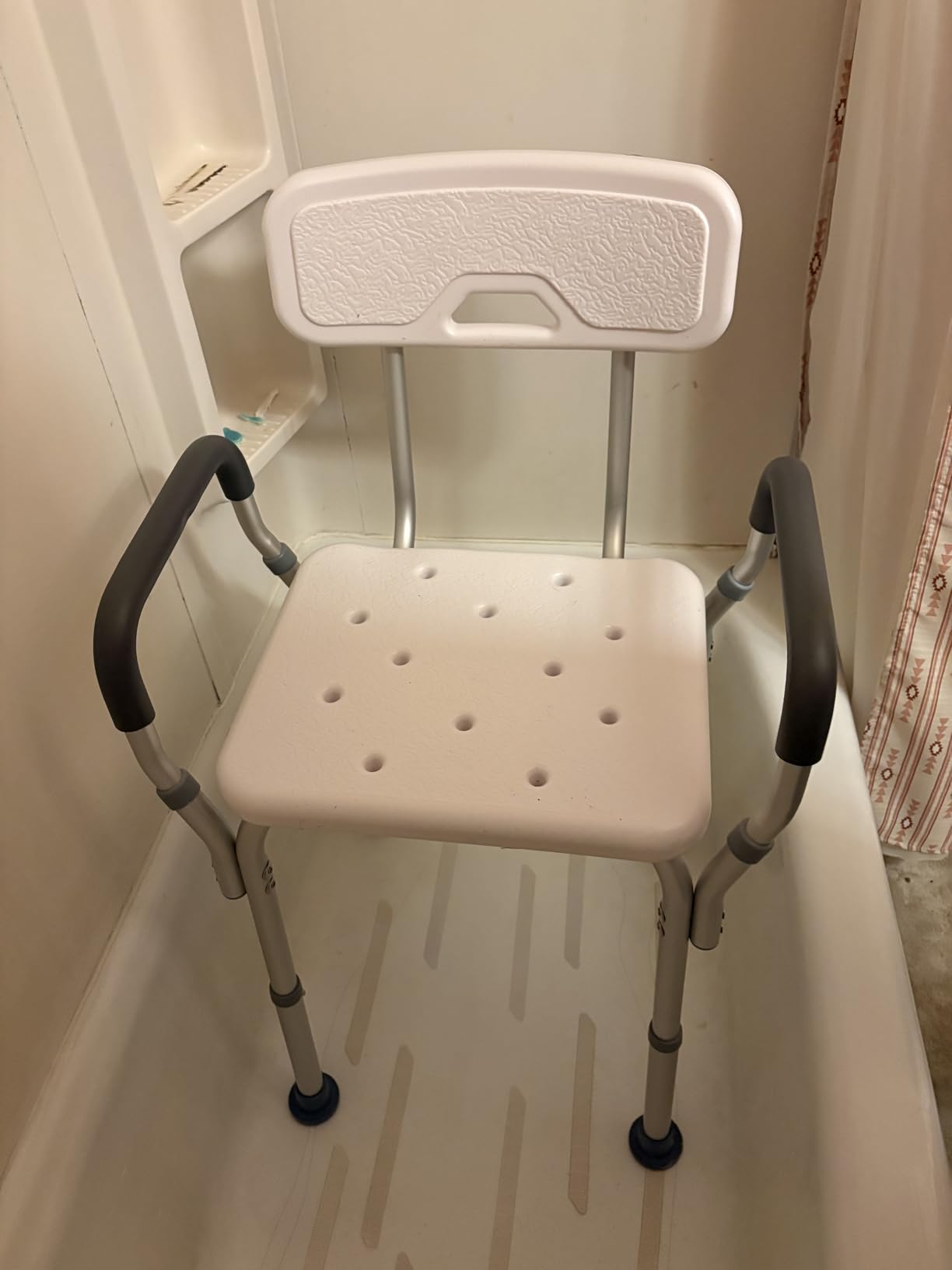 Vaunn Medical Deluxe Spa Shower Chair with Arms and Back, Bath Seat for Seniors, 450 lbs Max Weight customer photo 1