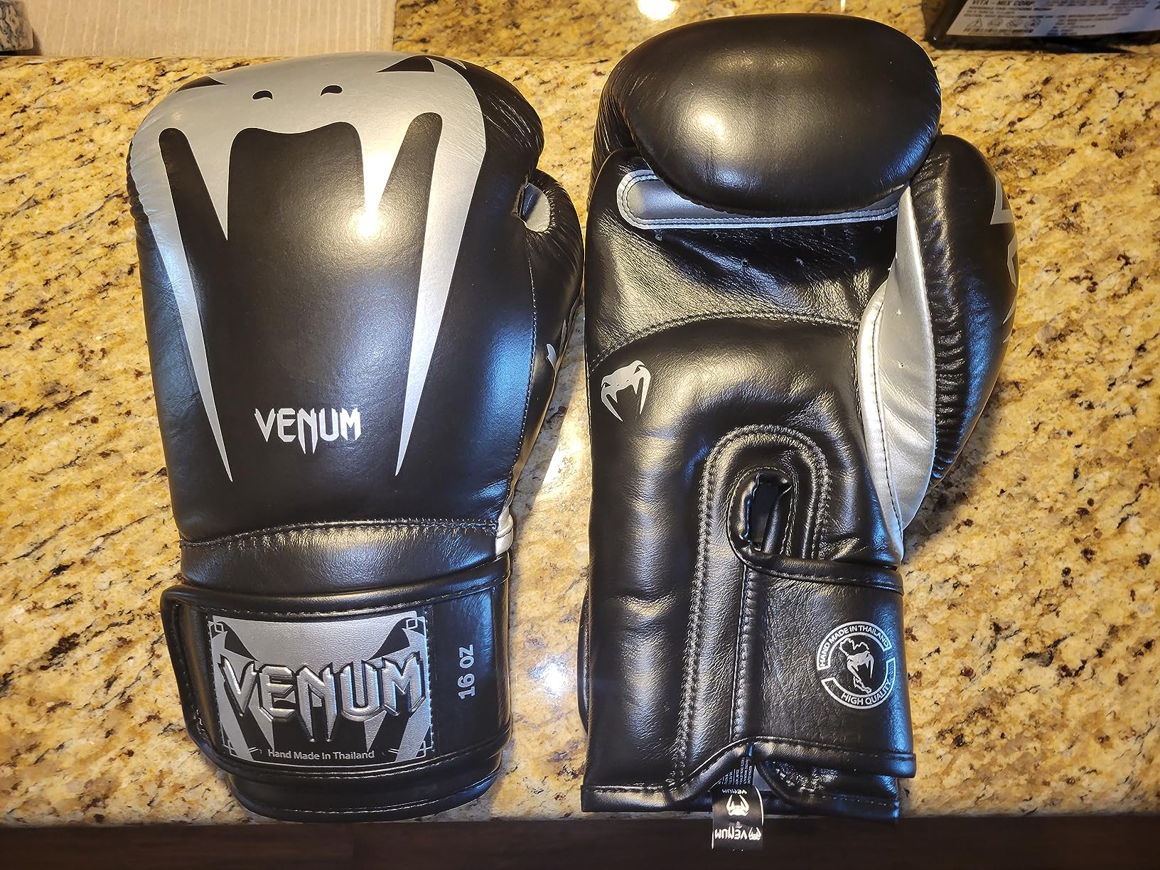 Venum Giant 3.0 Boxing Gloves - Nappa Leather customer photo 1