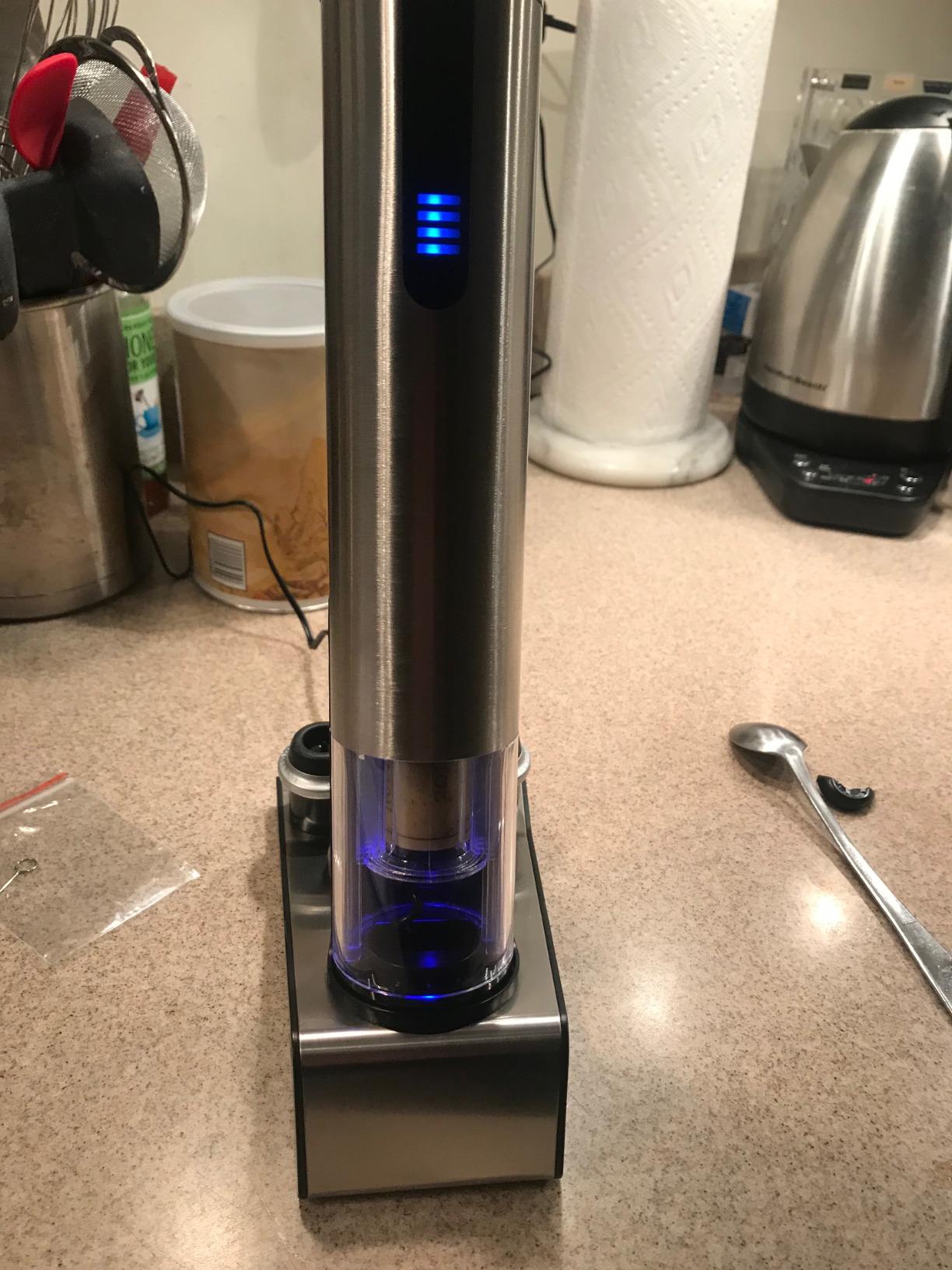 Wine Enthusiast 2-in-1 Electric Blue Automatic Wine Bottle Opener and Preserver Set - Fully Electric Corkscrew with Charging Station, Seal Bottle with Vacuum Stopper (7 Piece Set) customer photo 1