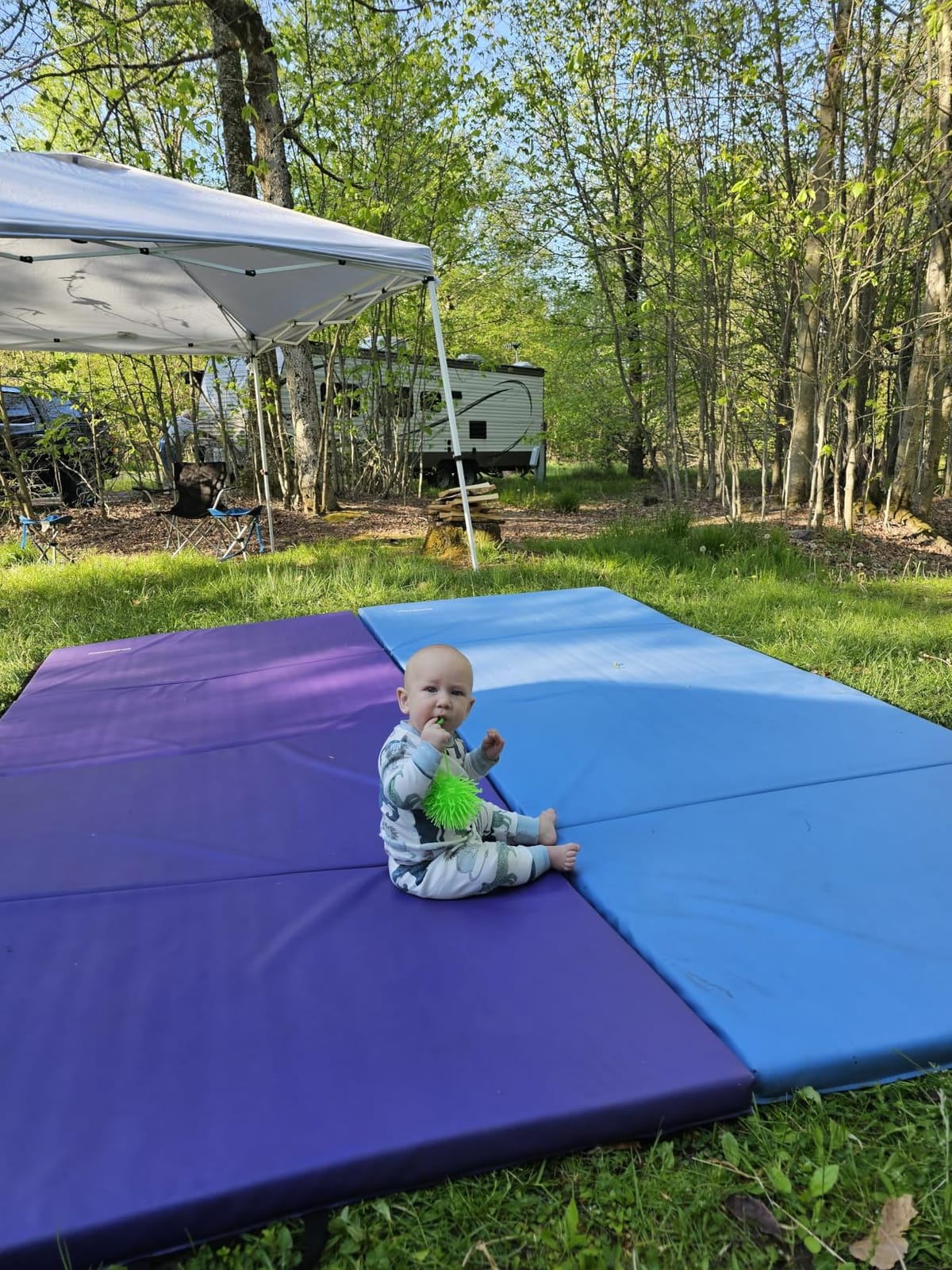 BalanceFrom 10x4 Feet 4-Panel Folding Gymnastics Mat - 2-Inch Thick Pad with Vinyl Surface and Carrying Handles for Tumbling, Yoga, Pilates, Home Workouts, and Martial Arts customer photo 2