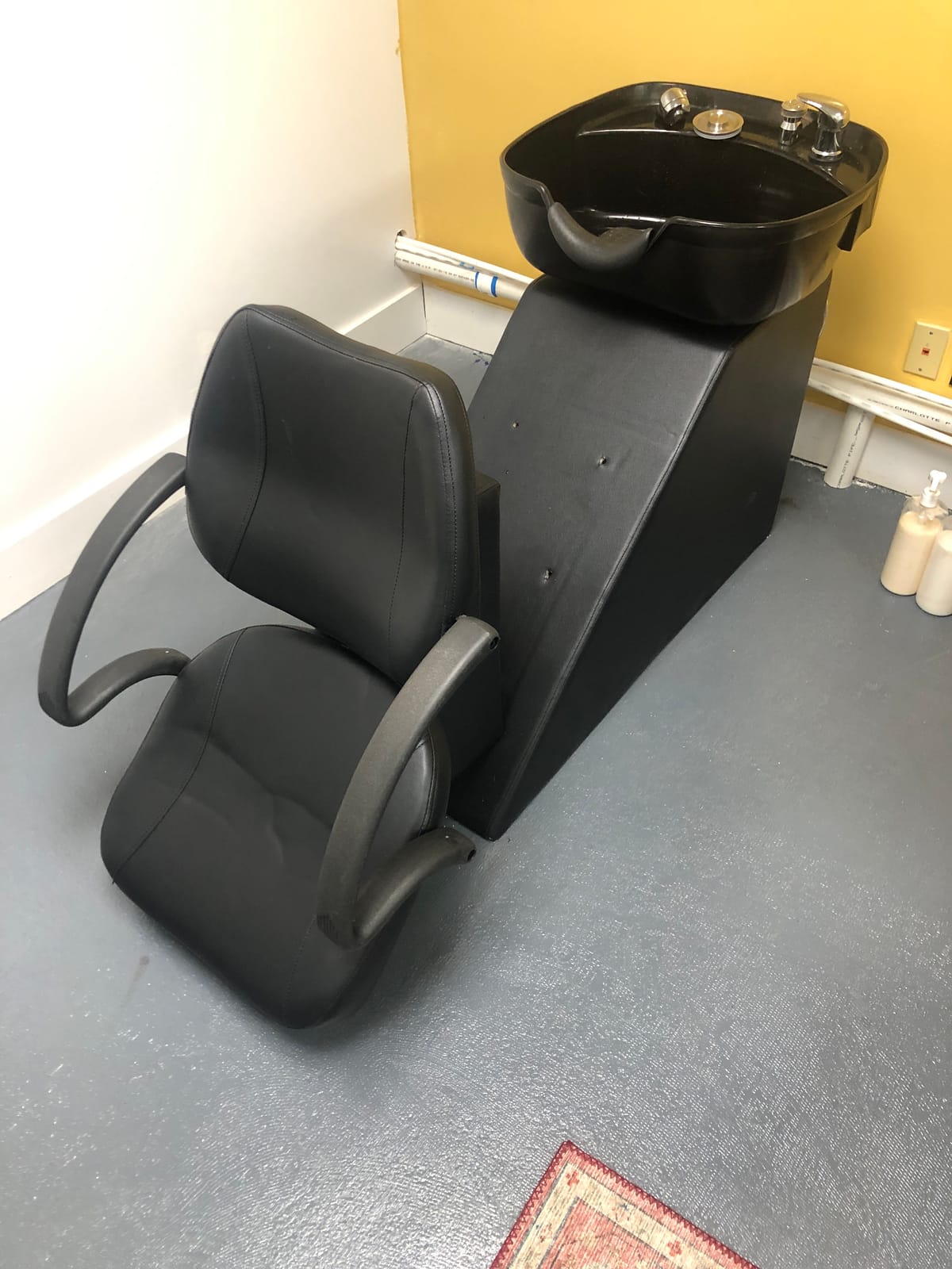Ainfox Shampoo Barber Backwash Chair, ABS Plastic Shampoo Bowl Sink Chair for Spa Beauty Salon (Black) customer photo 1