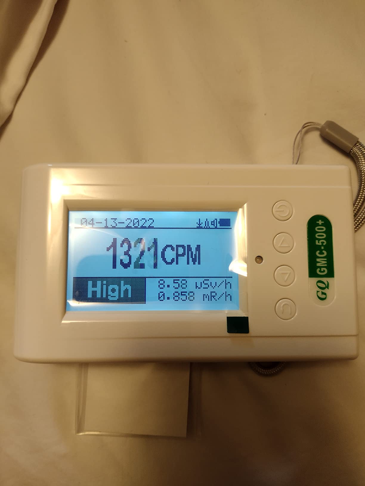GQ GMC-500Plus Geiger Counter Nuclear Radiation Detector Monitor Dosimeter, White customer photo 1