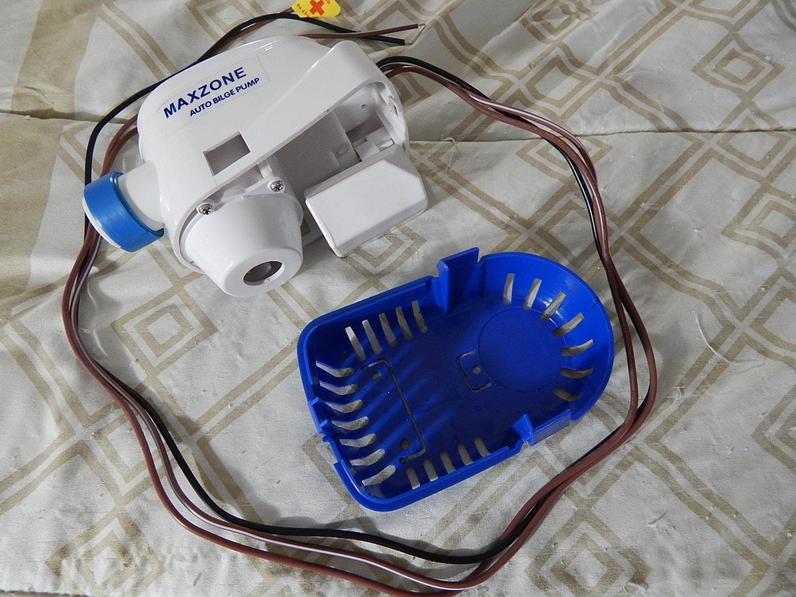 Automatic Submersible Boat Bilge Water Pump 12v 1100gph Auto with Float Switch, 1-1/8