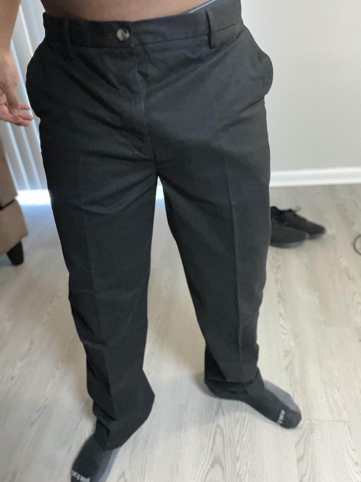 Amazon Essentials Men's Classic-Fit Wrinkle-Resistant Flat-Front Stretch Chino Pant customer photo 2