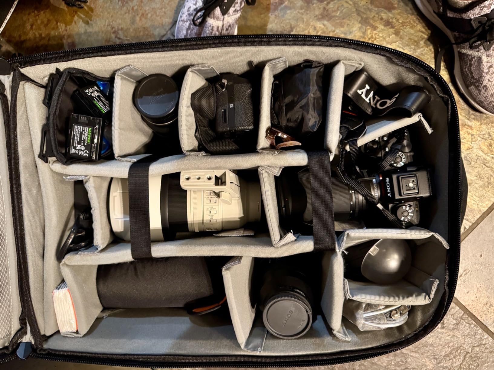 NEEWER Convertible Rolling Camera Backpack for SLR/DSLR and Accessories | NW3300, Black customer photo 2