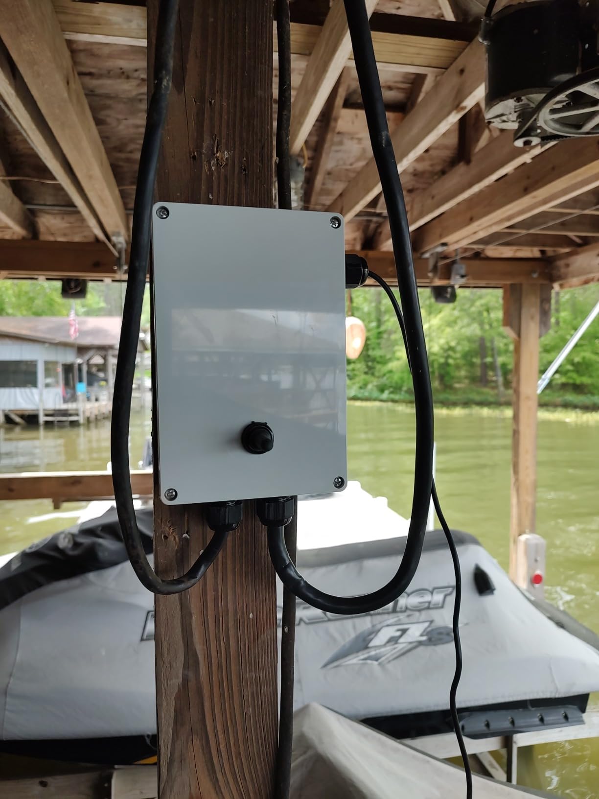 Boat Lift RF Remote Control System, 120VAC Single Phase, Capacitor Start (4-Wire) AC Motor Reversing with Limit switches customer photo 1