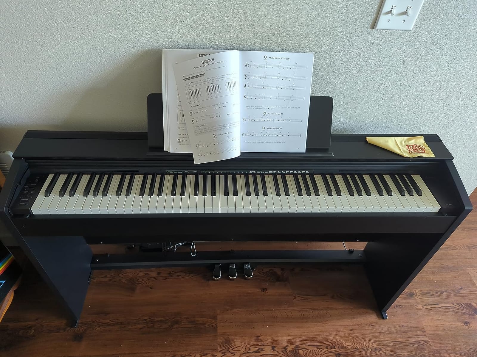 Casio PX-870 Privia Digital Piano - Black Bundle with Furniture Bench, Headphones, Instructional Book, Online Lessons, Instructional DVD, and Austin Bazaar Polishing Cloth customer photo 1