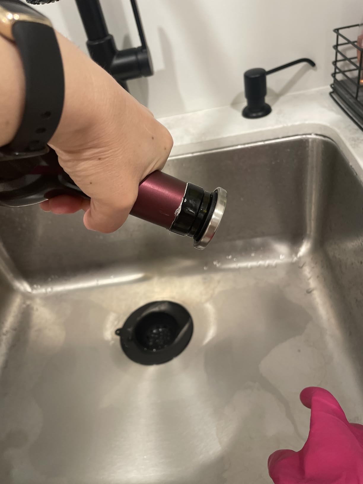 OXO Steel Leakproof Expanding Wine Stopper, 2-Pack | Airtight Seal, Preserves Wine, Storing Open Bottles, Keep Wine Fresh in the Fridge, Bar Essentials, Cocktail Kit customer photo 1