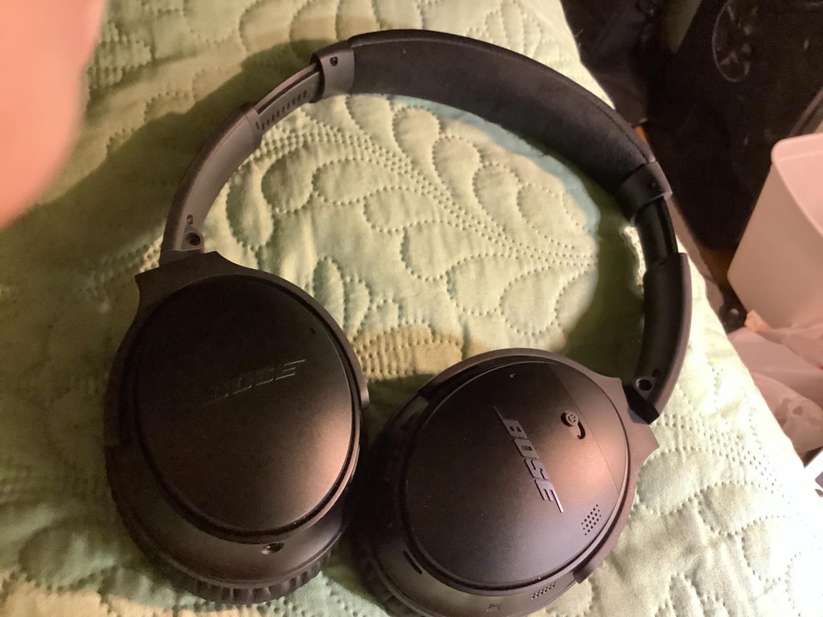 Bose QuietComfort 35 II Noise Cancelling Bluetooth Headphones- Wireless, Over Ear Headphones with Built in Microphone and Alexa Voice Control, Silver customer photo 2