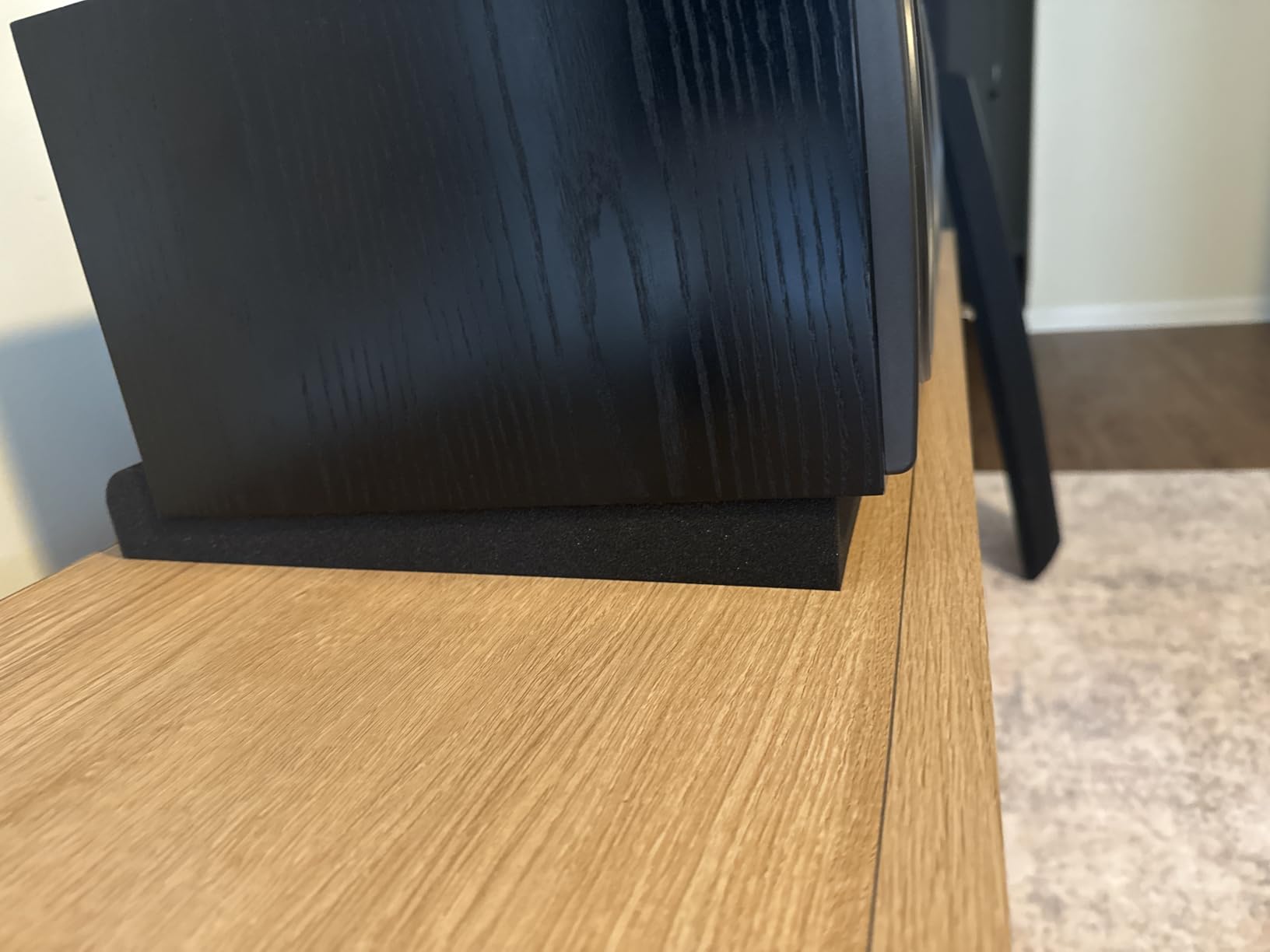 Sound Addicted - Studio Monitor Isolation Pads for 5 Inch Monitors, Pair of Two High Density Acoustic Foam which Fits Most Speaker Stands | SMPad 5 customer photo 2