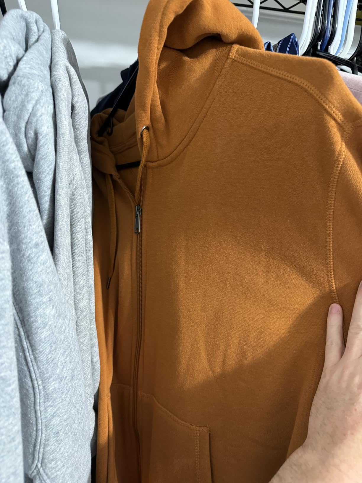 Amazon Essentials Men's Full-Zip Fleece Hoodie Sweatshirt customer photo 1