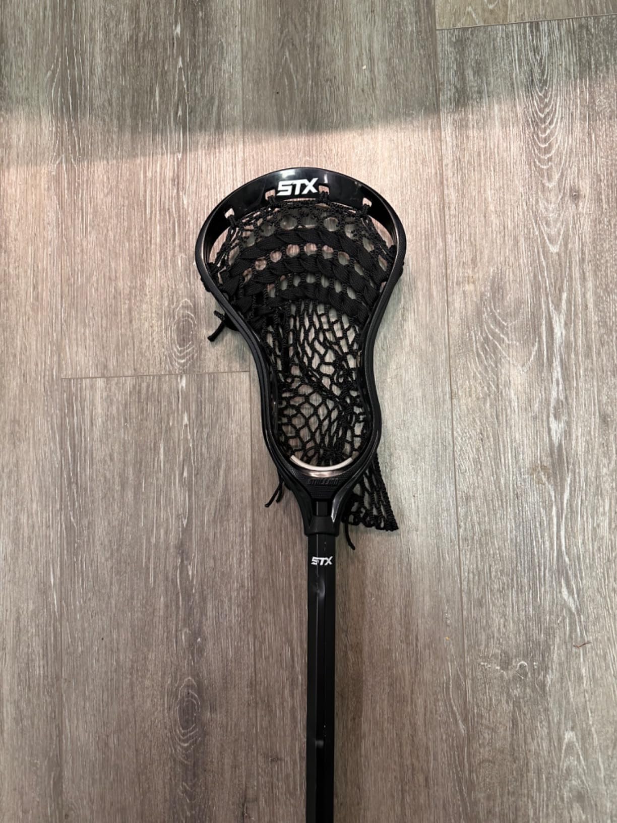 STX Lacrosse Stallion 200 Boys Complete Stick with Mesh Pocket, Attack/Midfielder customer photo 2
