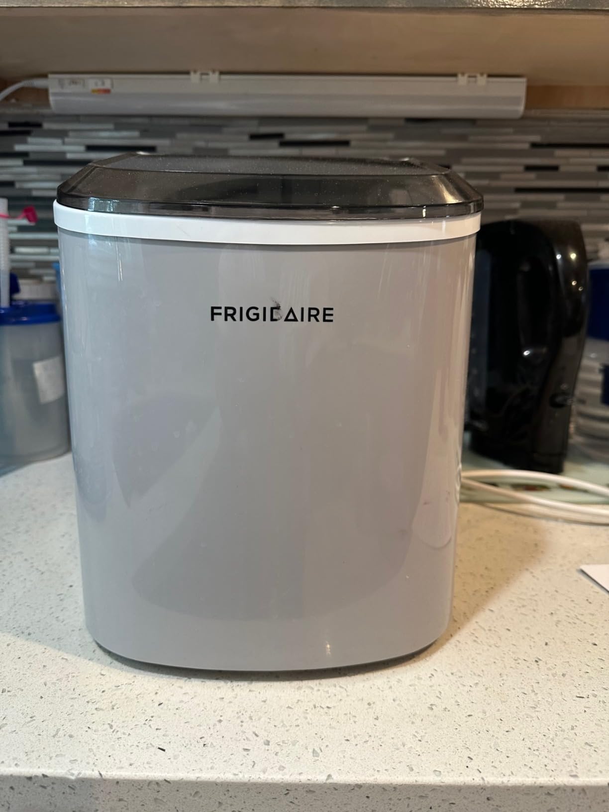FRIGIDAIRE EFIC189-Silver Compact Ice Maker, 26 lb per Day, Silver customer photo 1