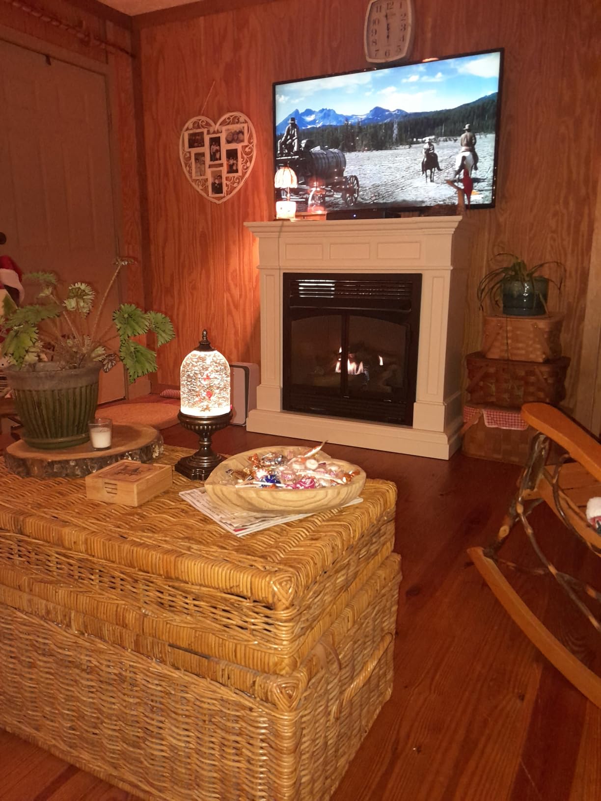 Duluth Forge Dual Fuel Ventless Gas Fireplace with Mantel - 32,000 BTU, Remote Control, Apple Spice Finish - Model# DFS-400R-2AS customer photo 1