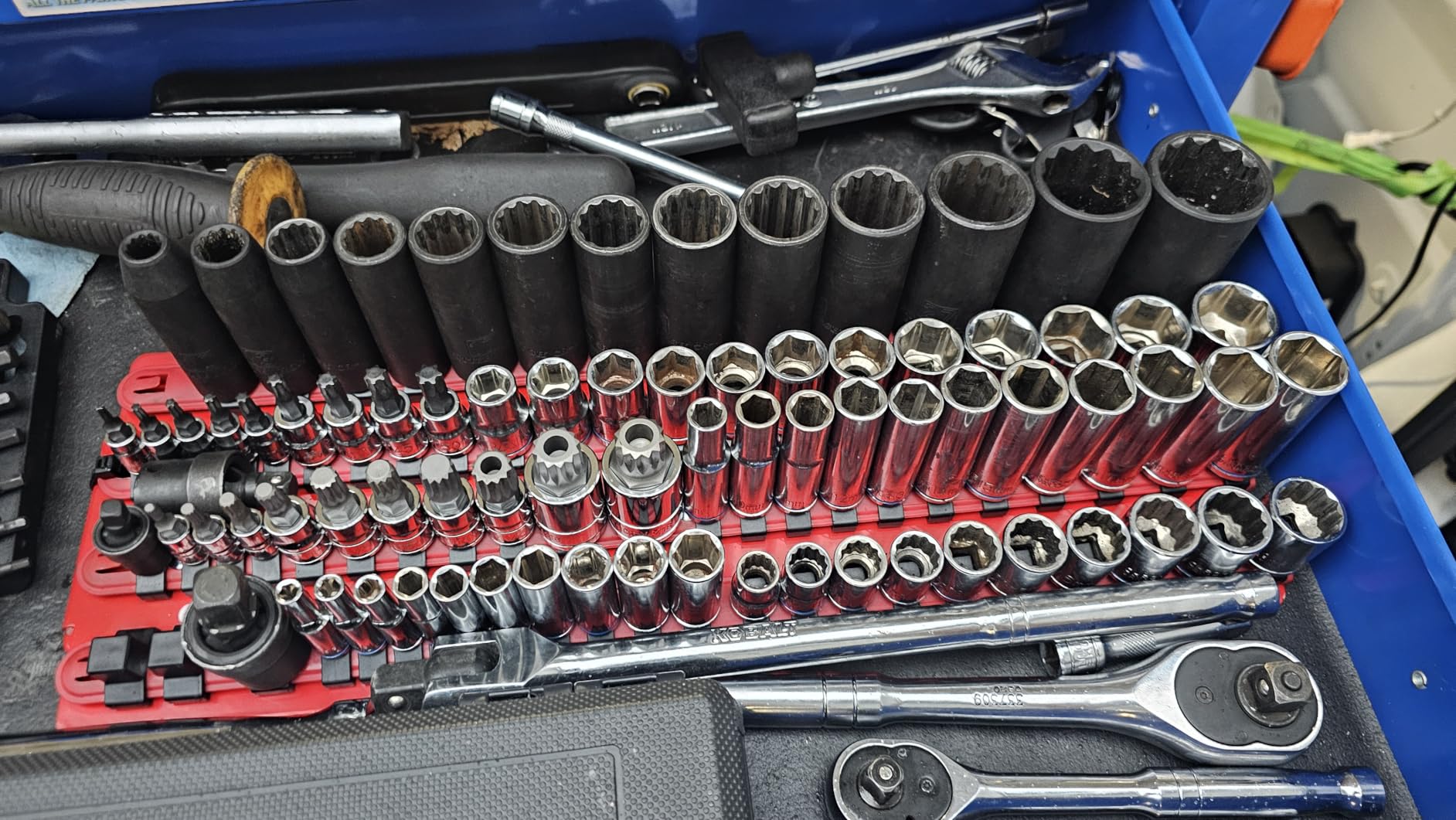 Olsa Tools 80-Slot Portable Socket Organizer Tray With Handle Red/Black, Socket Tray With Clips for 1/4-Inch, 3/8-Inch and 1/2-Inch Drive Sockets, Professional-Grade Tool Organizer, Part: 1047 customer photo 1