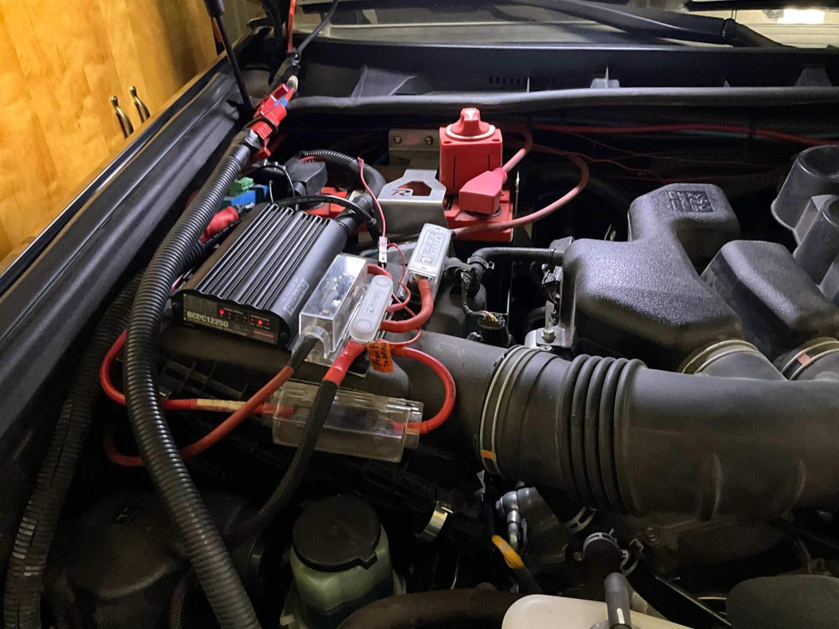 REDARC Dual Input 25A in-Vehicle DC to DC Battery Charger with MPPT Solar Regulator customer photo 2