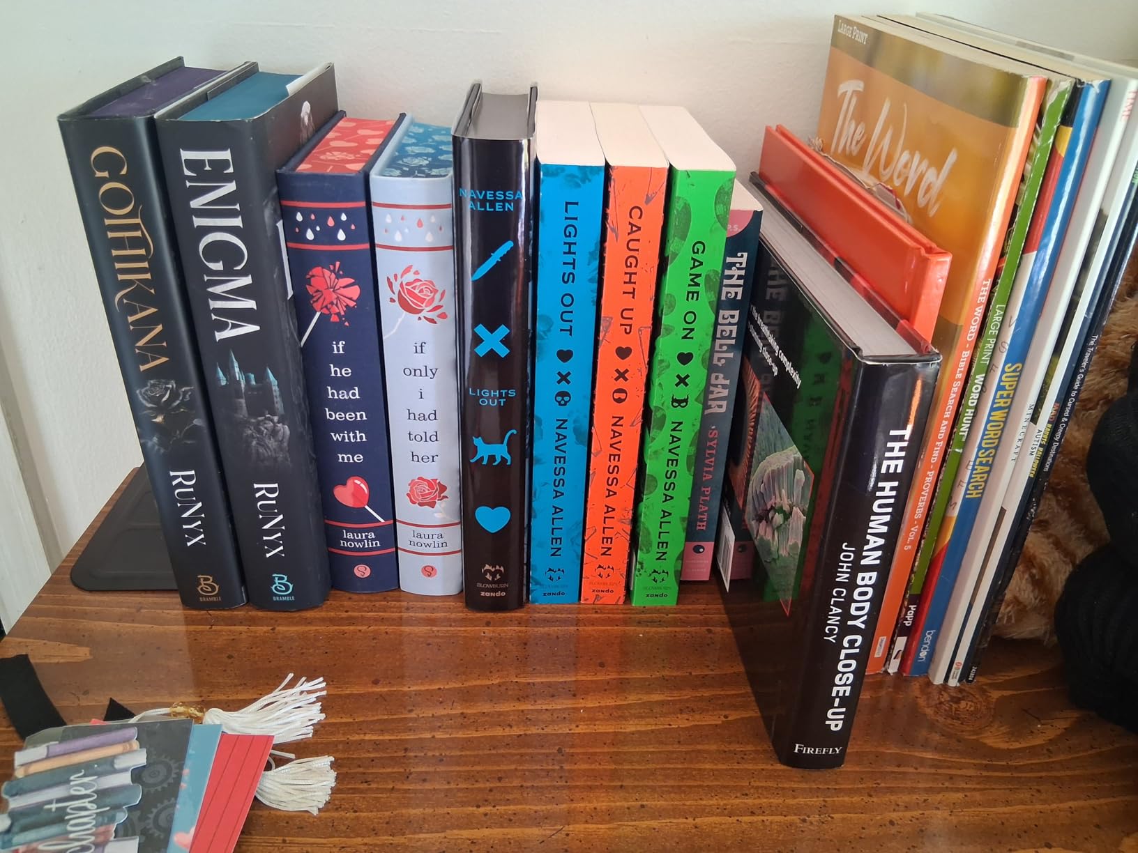 MaxGear Matte Painted Book Ends, Heavy Duty and Sturdy Bookends for Shelves | Office Non-Skid Metal Book End Stopper for Books/CDs/DVDs, 6 x 4.6 x 6 in, Black, 2 Pairs/4 Pieces, Large customer photo 1