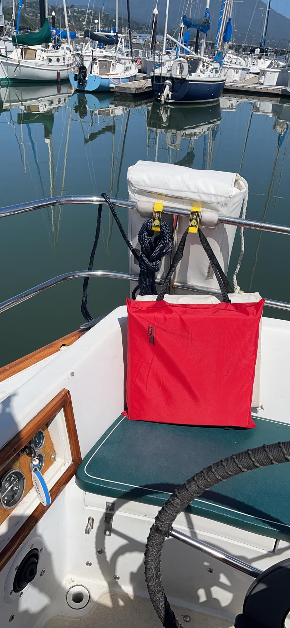 Seachoice Emergency Marine Foam Flotation Cushion, Square, 15 in. X 15 in, Red customer photo 1