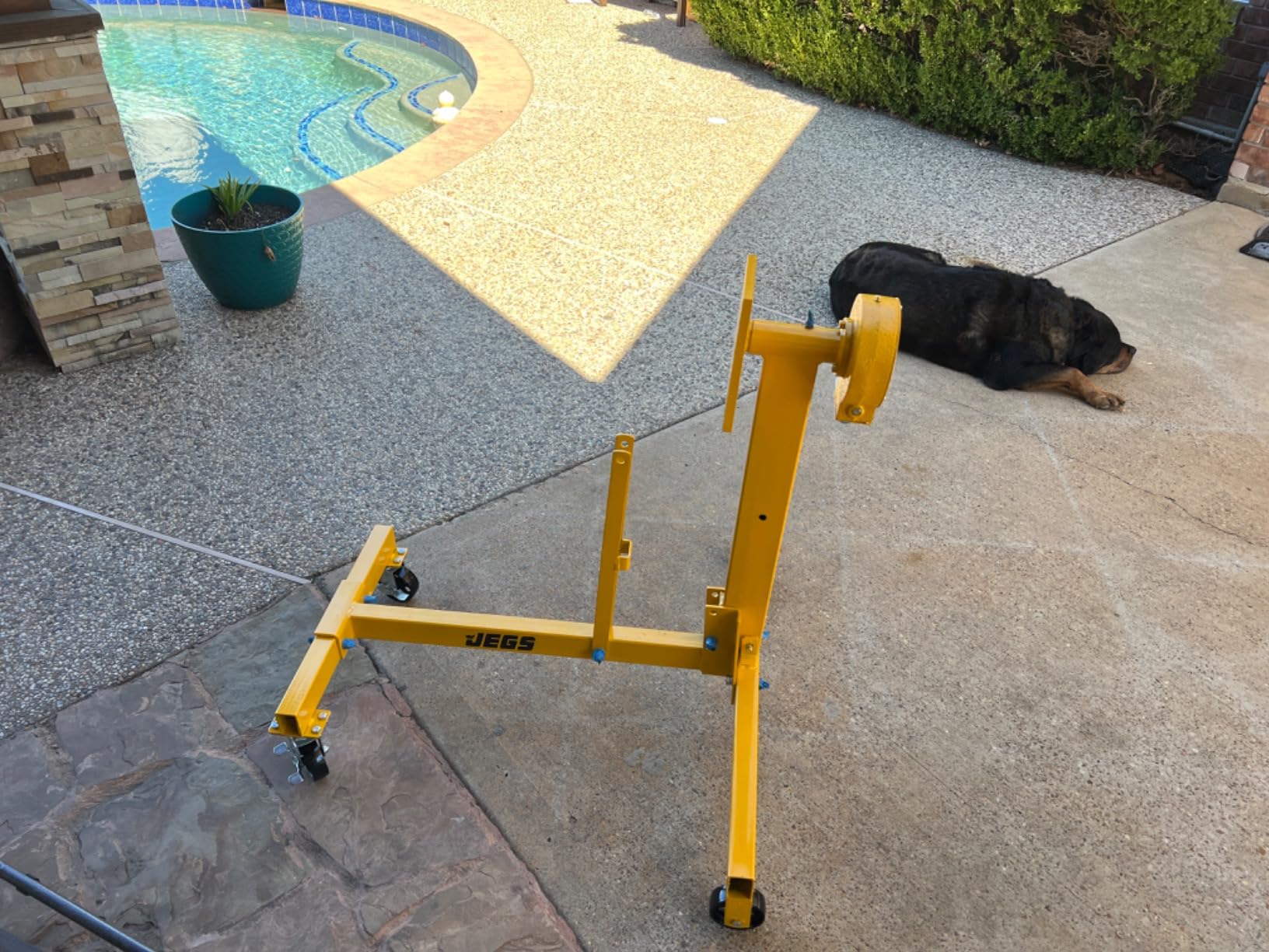 JEGS Folding Engine Stand | Geared Rotating Head | Yellow Finish | 1000 LBS Capacity | 360 Degree Adjustable Mounting Head | 4 Ball-Bearing Swivel Caster Wheels | Heavy-Duty Steel Frame customer photo 1