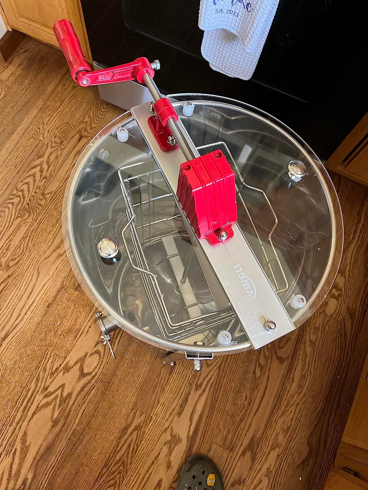 VINGLI 2 Frames Manual Honey Extractor Separator, Food Grade Stainless Steel Honeycomb Spinner Drum Crank By Hand with Adjustable Height Stands, Beekeeping Pro Extraction Apiary Centrifuge Equipment customer photo 1