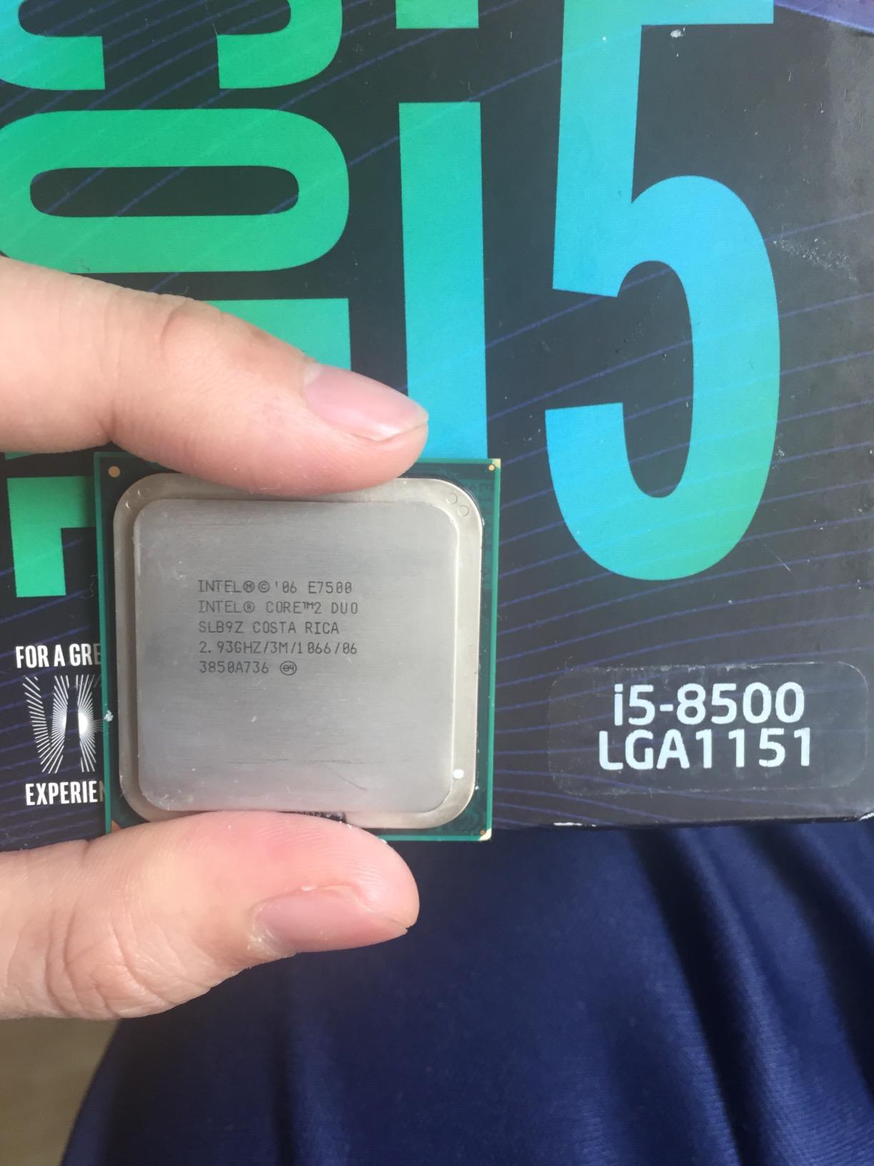 Core i5-8500 Desktop Processor 6 Core up to 4.1GHz Turbo LGA1151 300 Series 65W customer photo 2