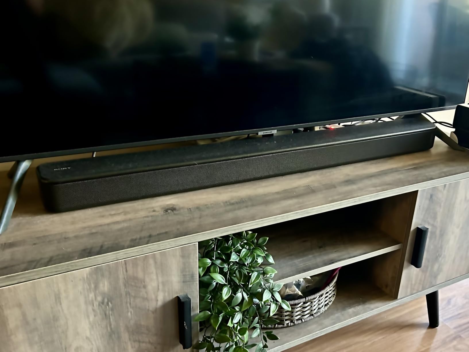Sony S100F 2.0ch Soundbar with Bass Reflex Speaker, Integrated Tweeter and Bluetooth, (HTS100F), easy setup, compact, home office use with clear sound black customer photo 1