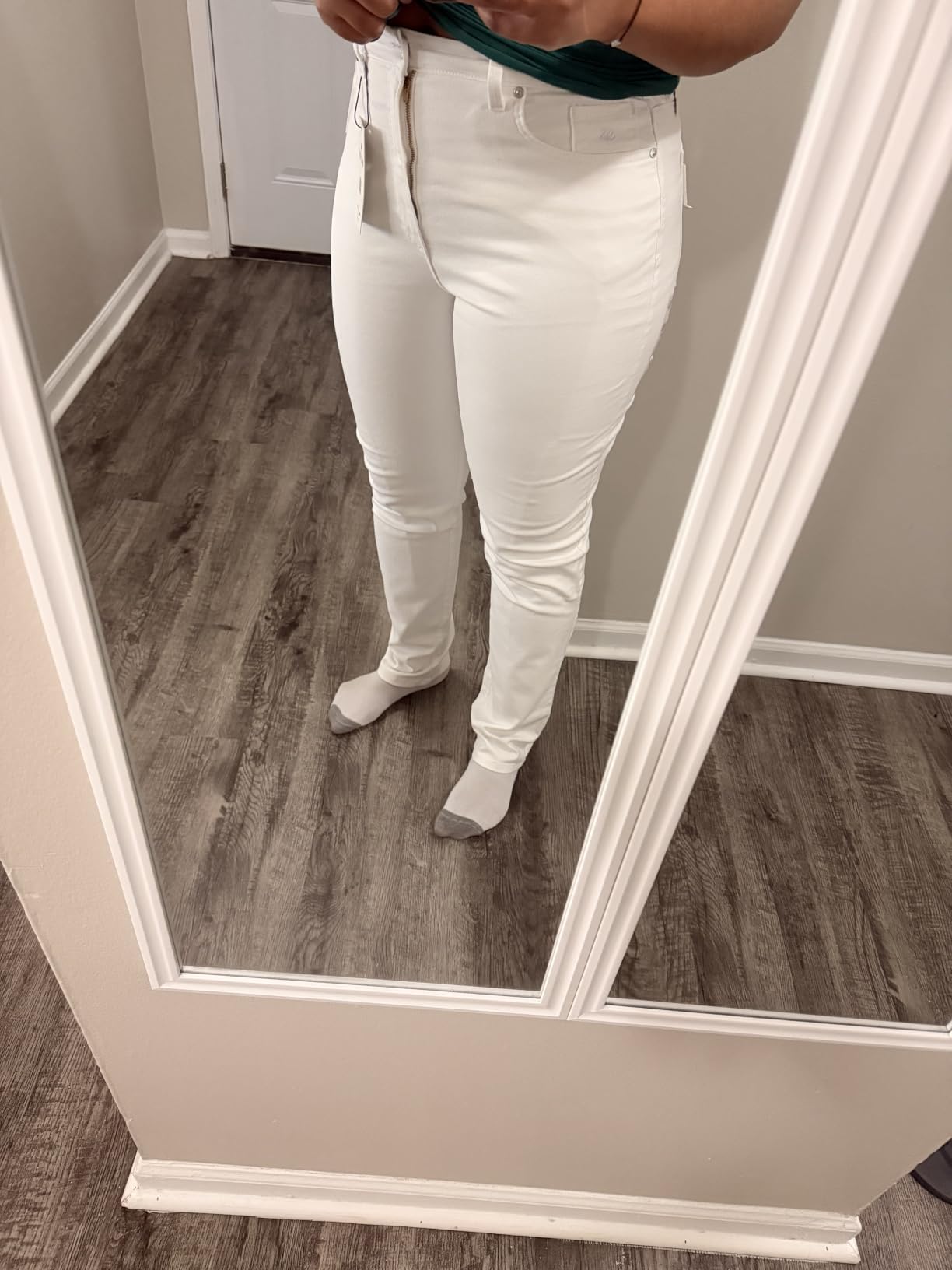 Women's Classic Tapered Amanda Jeans customer photo 1