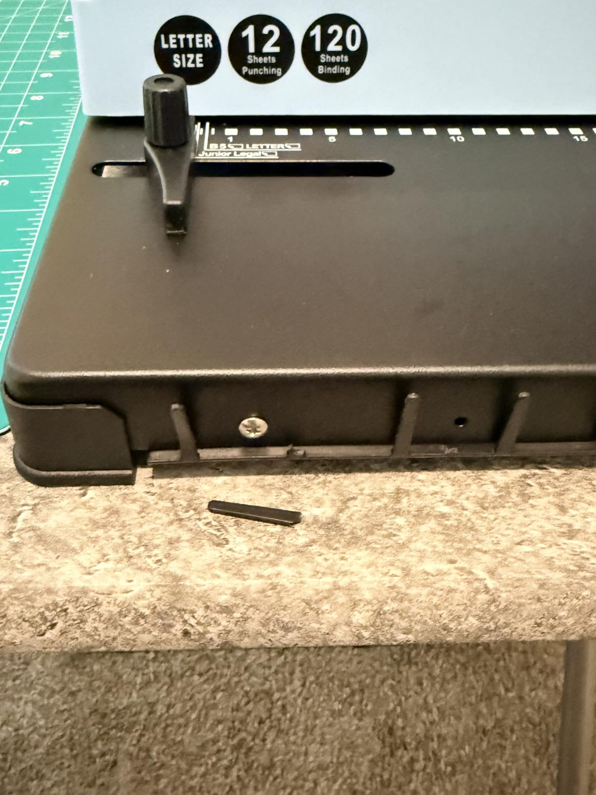 RAYSON TD-132 3:1 Wire Binding Machine, 12-Sheet Punch, 120-Sheet Capacity | 32-hole Letter-size punching with 2.5, 3.5, and 4.5 mm margins; binding capacity varies by margin and paper thickness. customer photo 1
