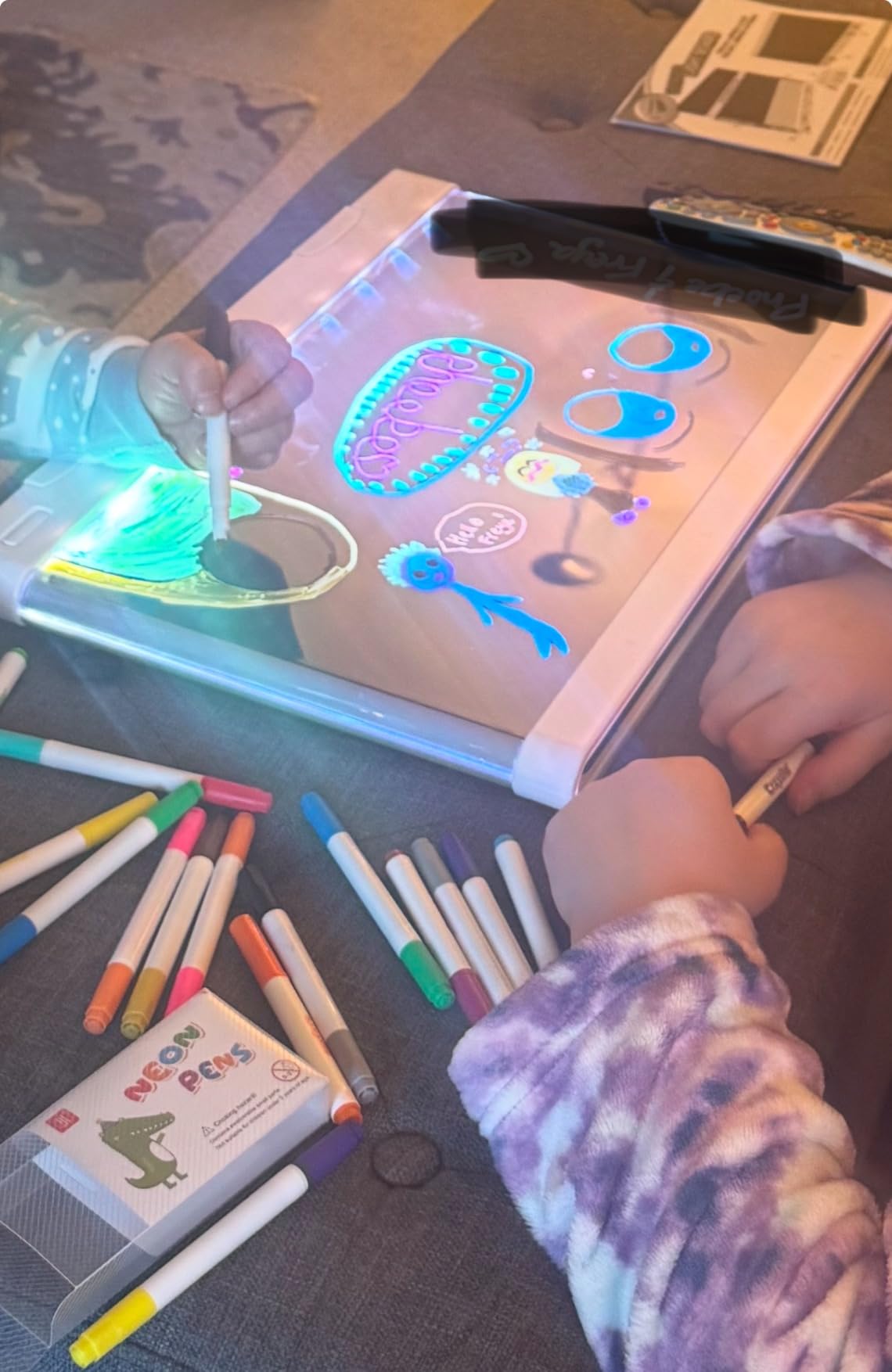 Crayola Ultimate Light Board - White, Kids Drawing Tablet, LED Drawing Board, Sketching Art Projector, Toys for Boys & Girls, 6+ customer photo 1