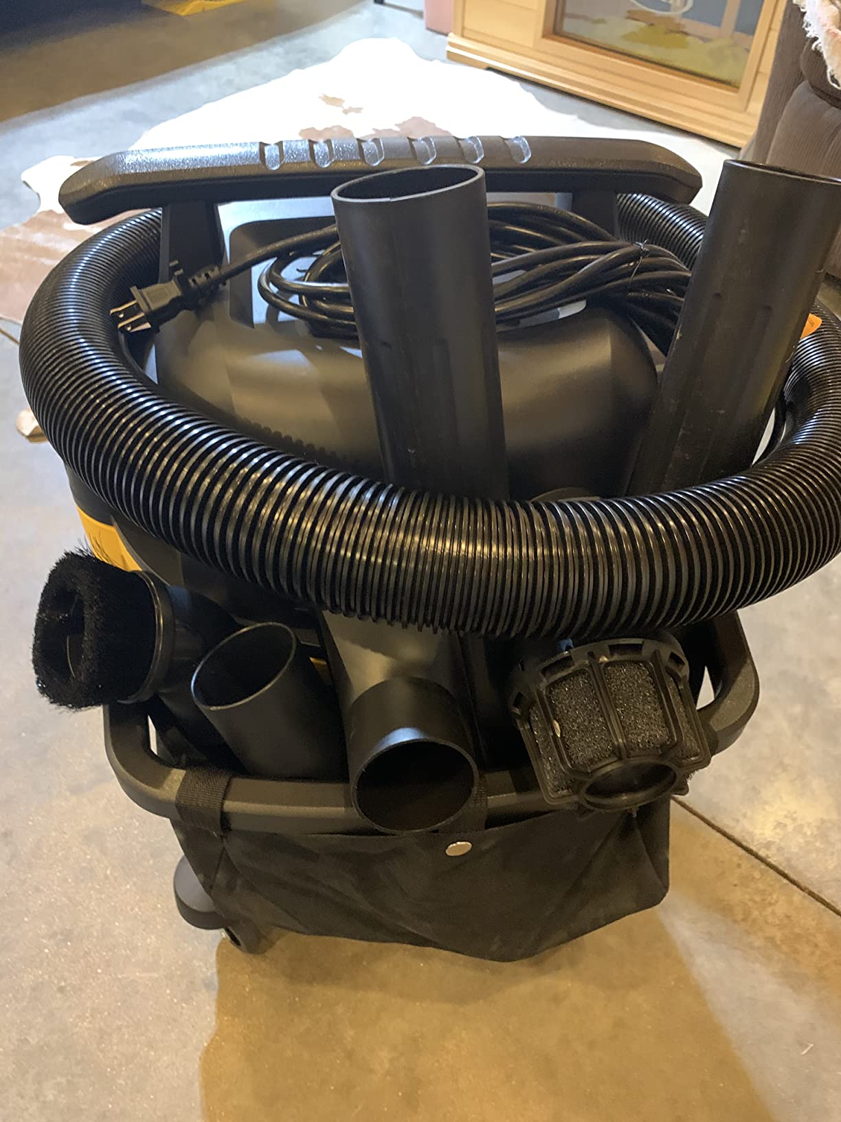 DEWALT 12 Gallon Poly Wet/Dry Vac, 5.5 HP Shop Vacuum Wet Vacuum Cleaner for Workshop, Jobsite, Commericial Area, Large Pick-Up Capacity, Yellow, DXV12P customer photo 1